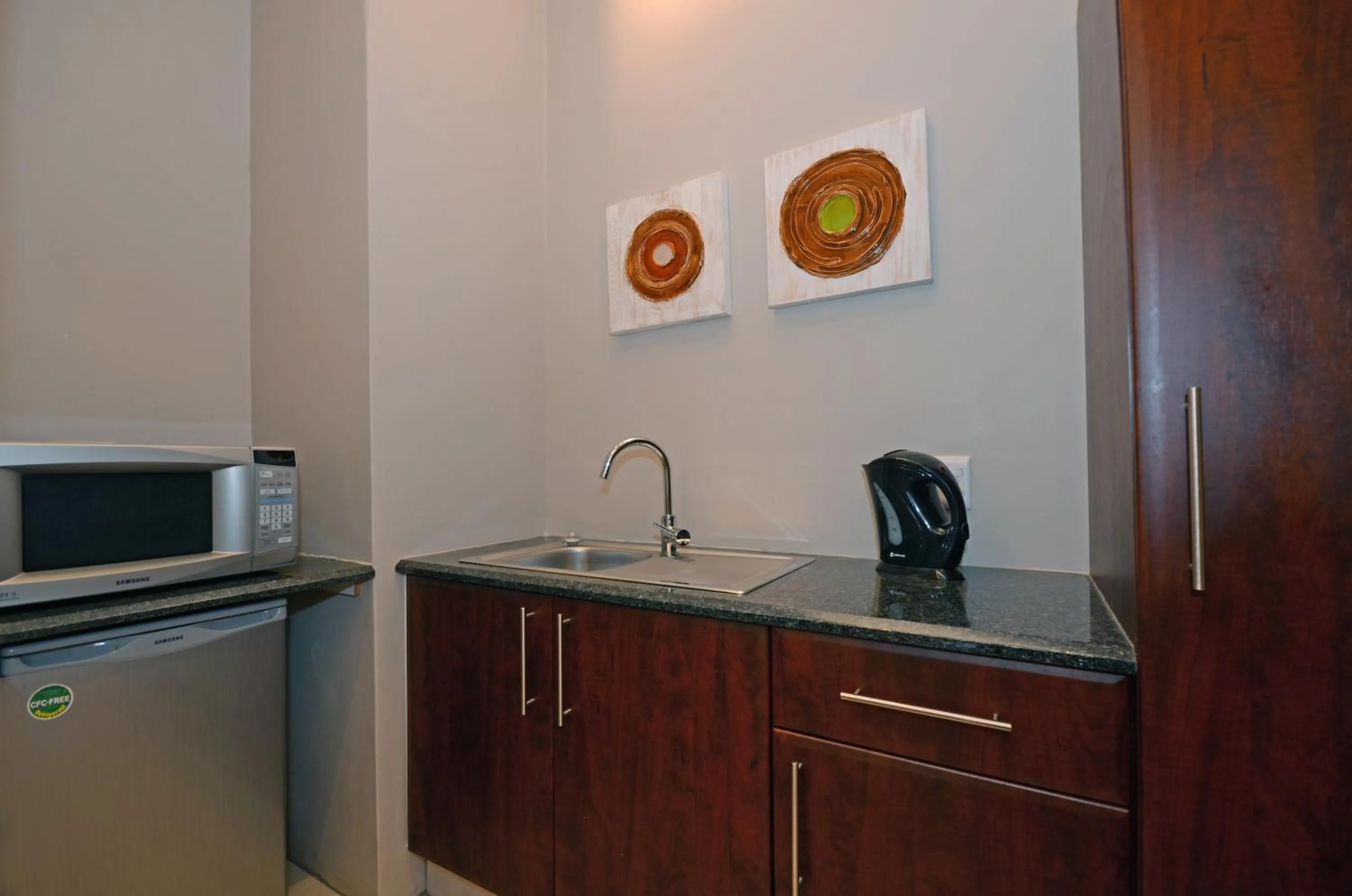 Kitchen or kitchenette in Saffron Guest House