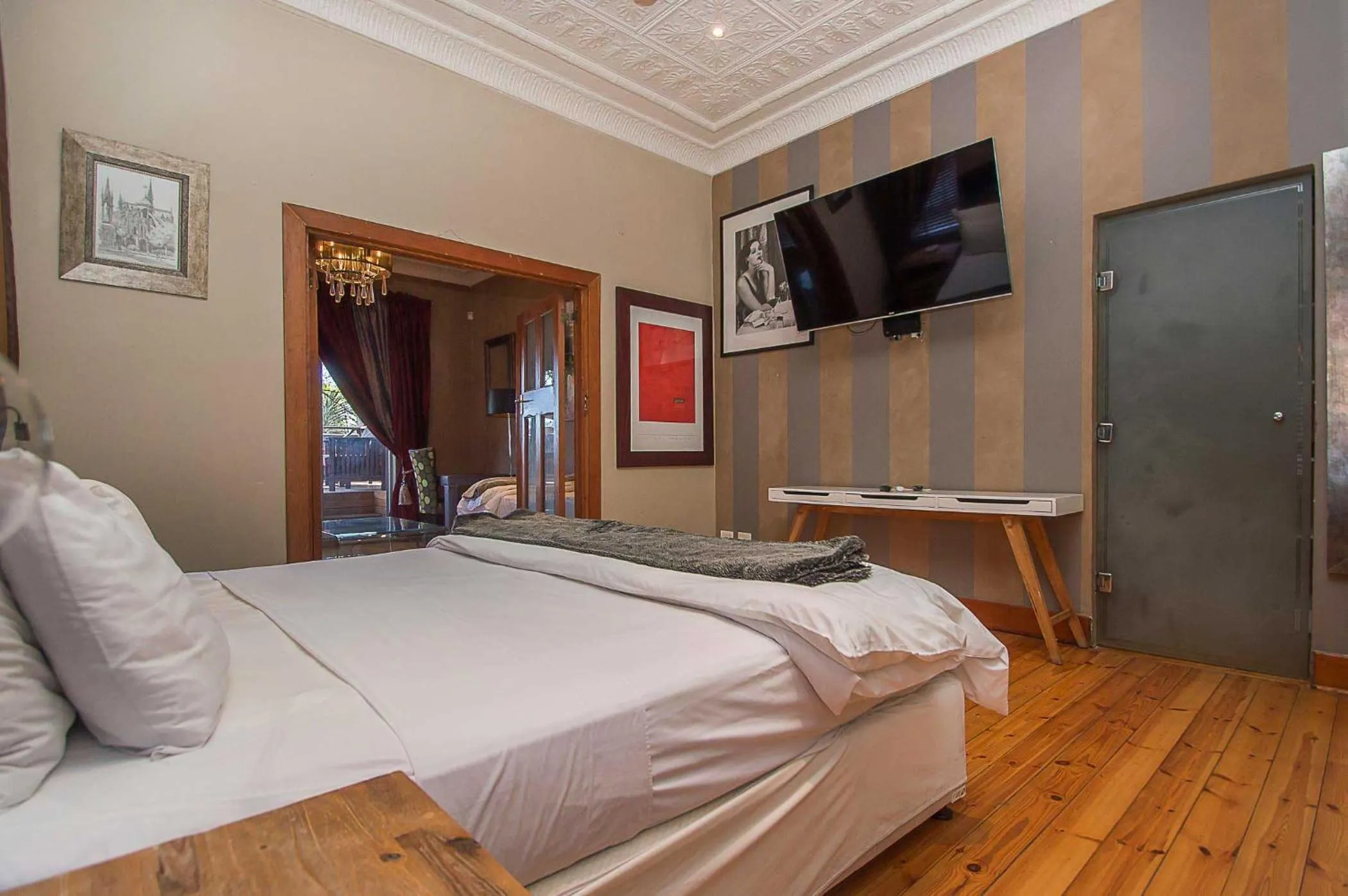 Bed in Saffron Guest House