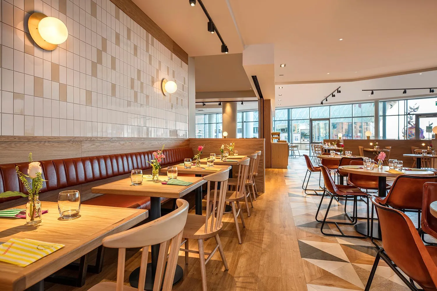 Restaurant/places to eat in Leonardo Hotel Liverpool