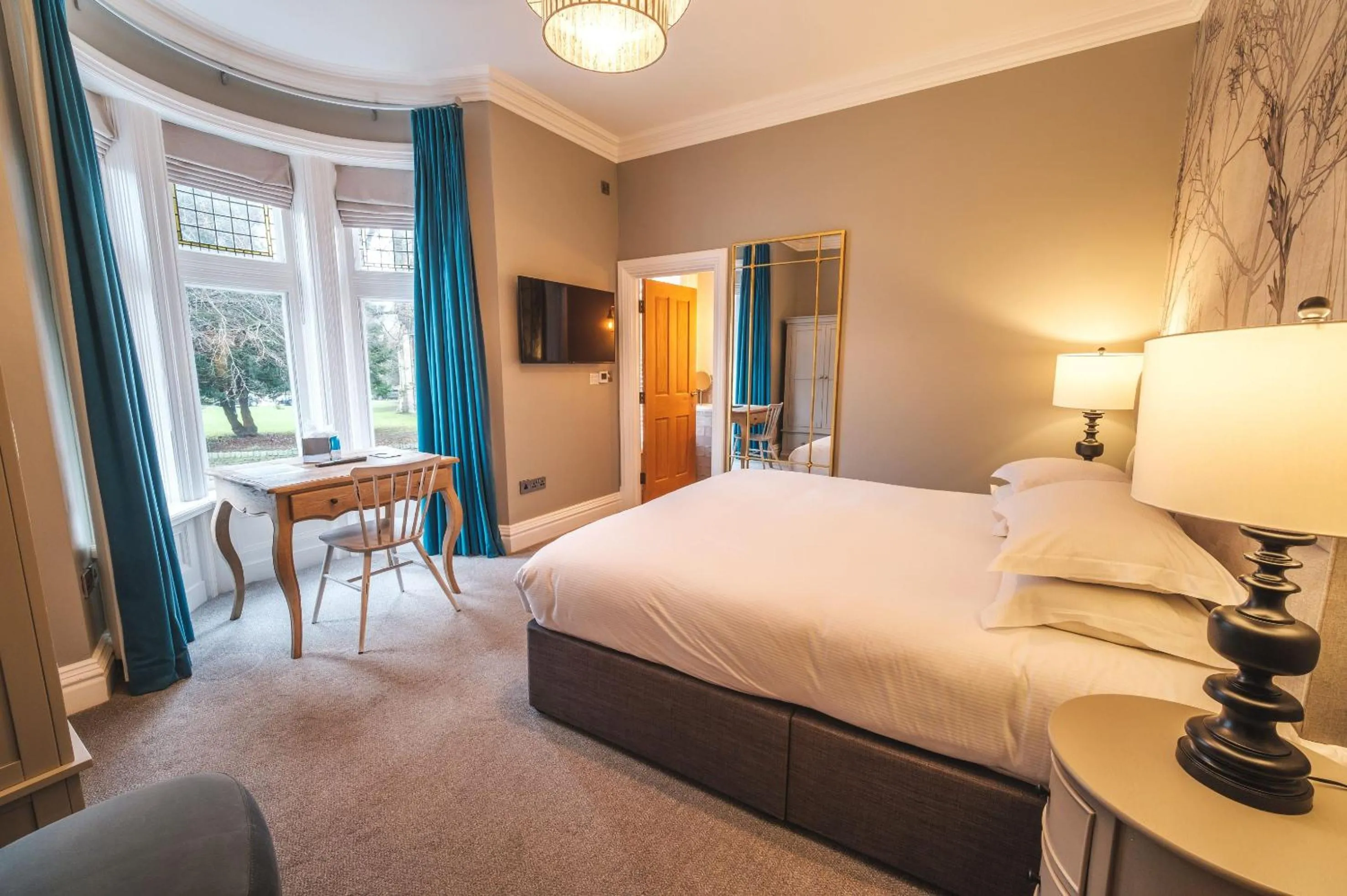 Bed in The Fleece Hotel Richmond