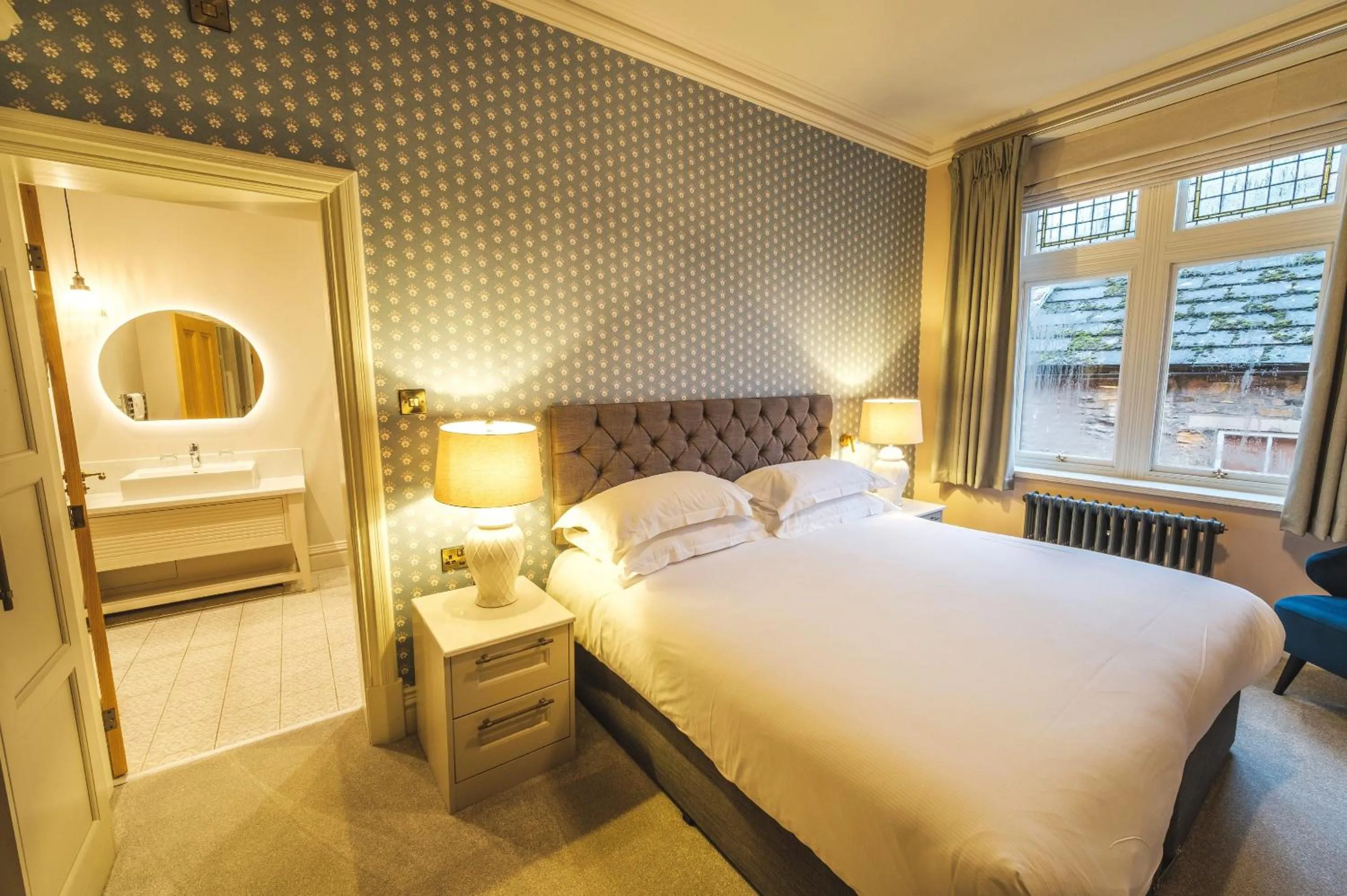 Bed in The Fleece Hotel Richmond