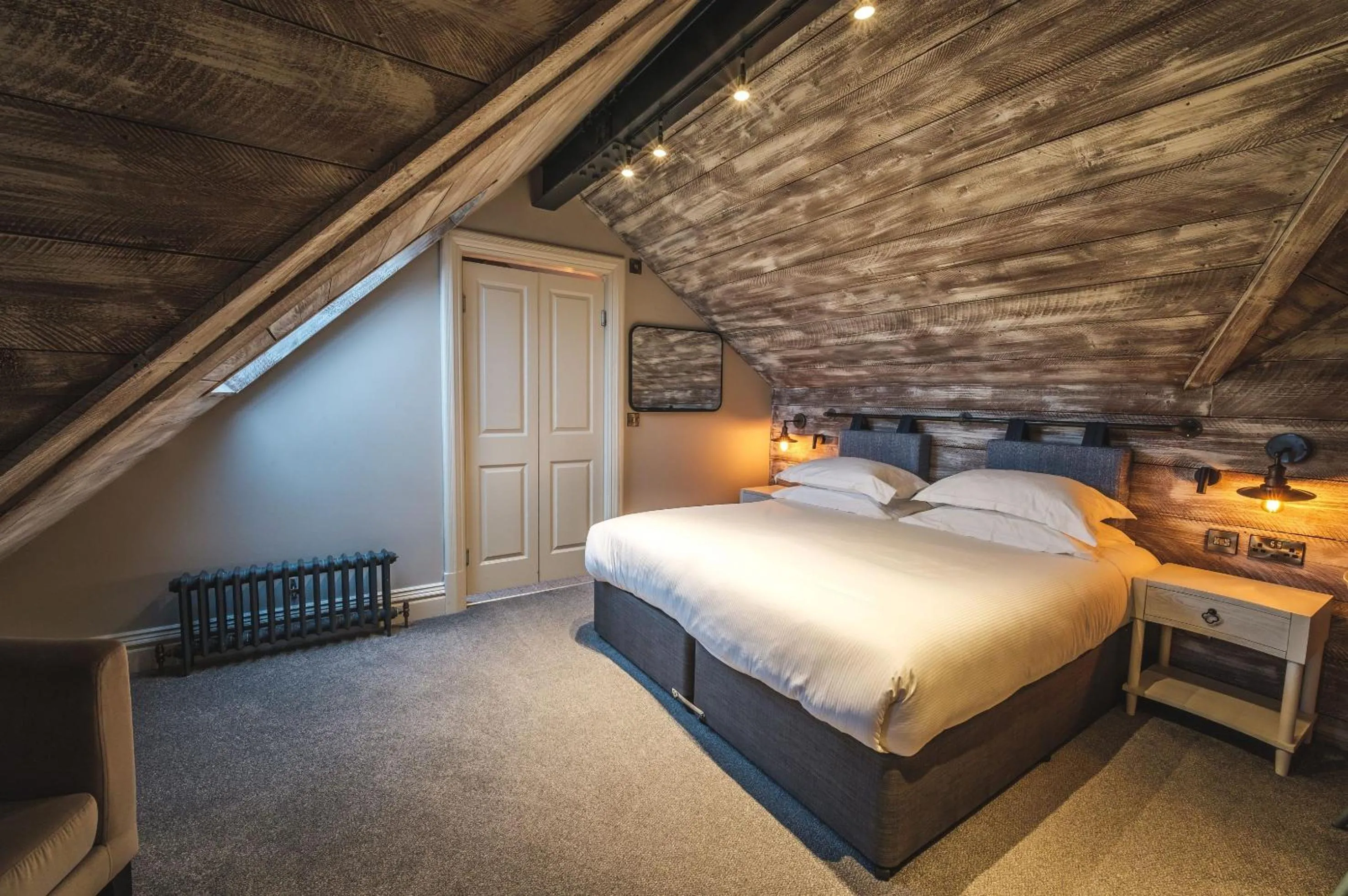 Bed in The Fleece Hotel Richmond