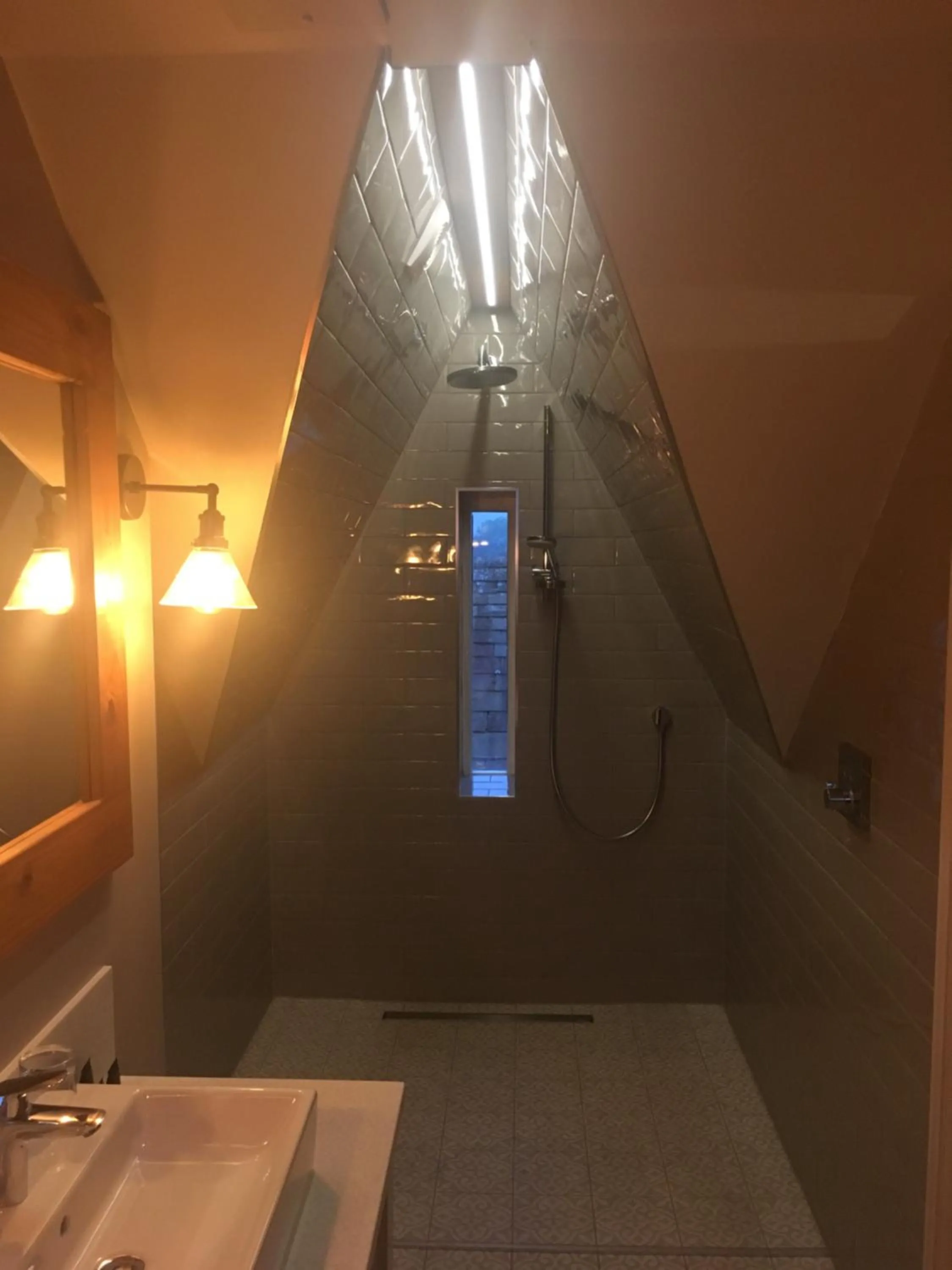Shower in The Fleece Hotel Richmond