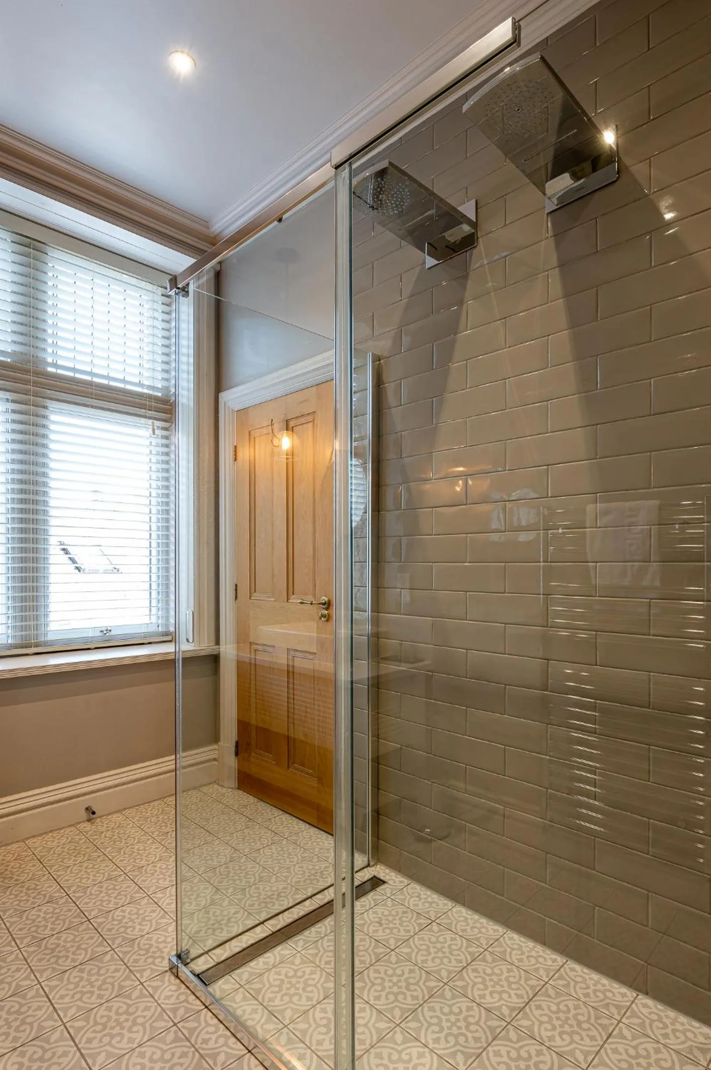 Shower in The Fleece Hotel Richmond