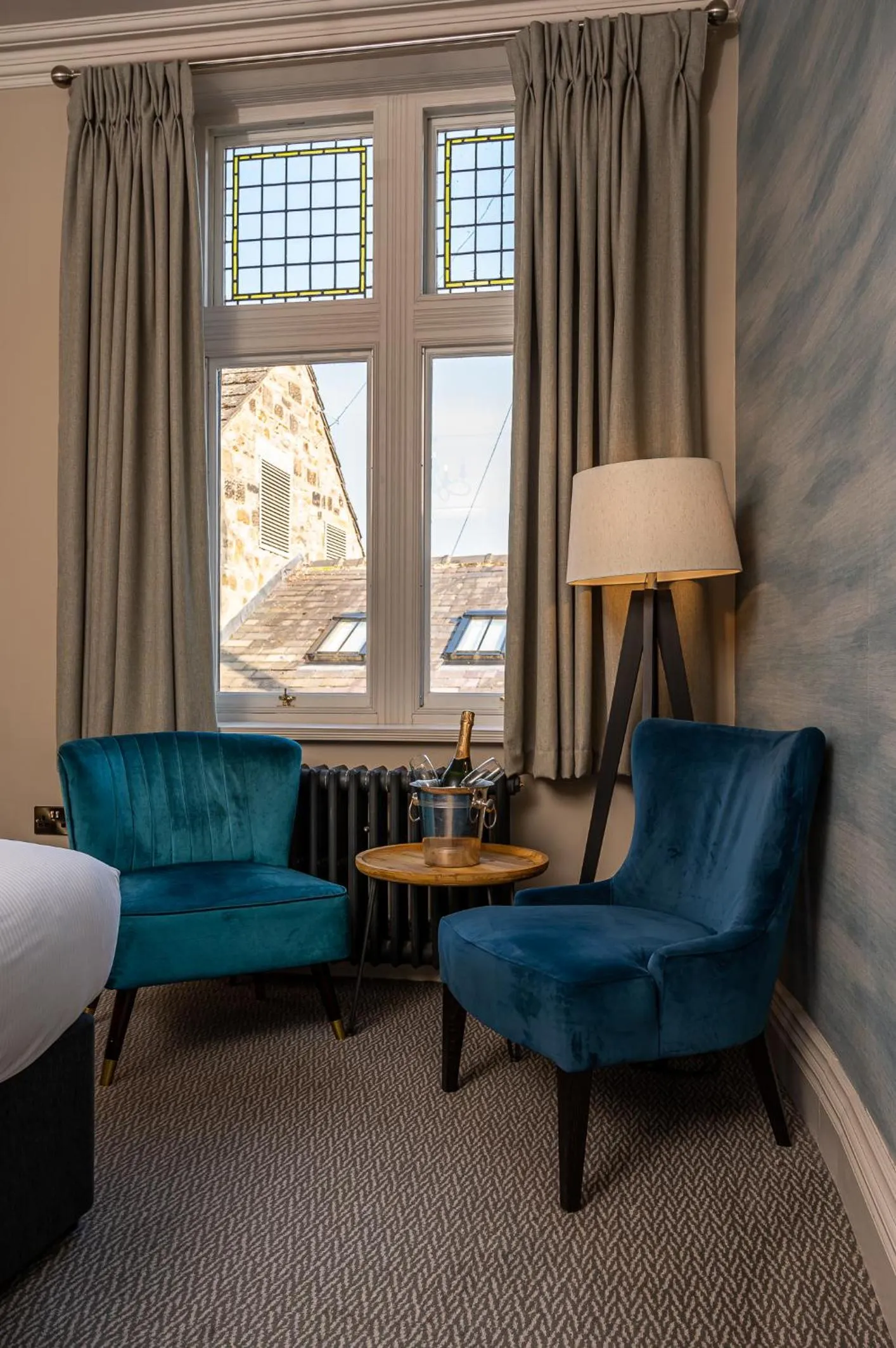 Seating area, Bed in The Fleece Hotel Richmond