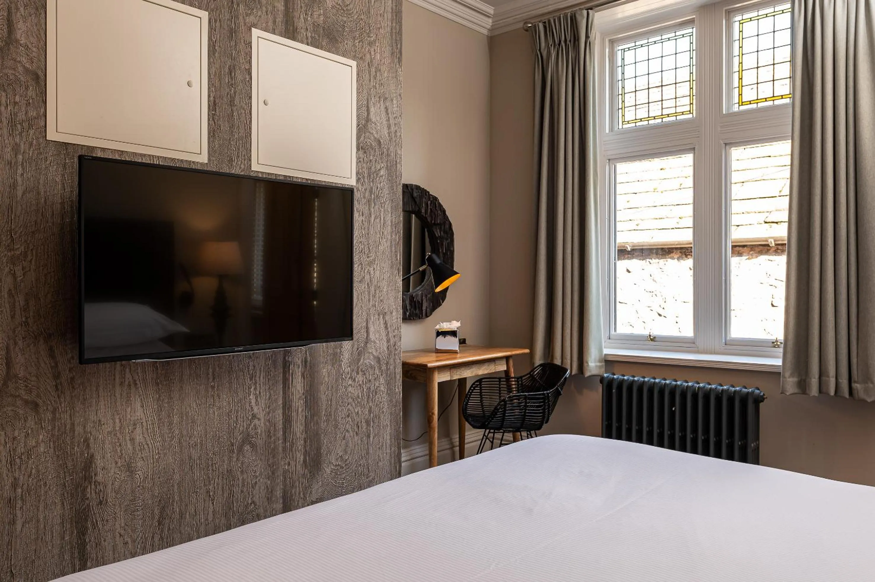 TV and multimedia, Bed in The Fleece Hotel Richmond