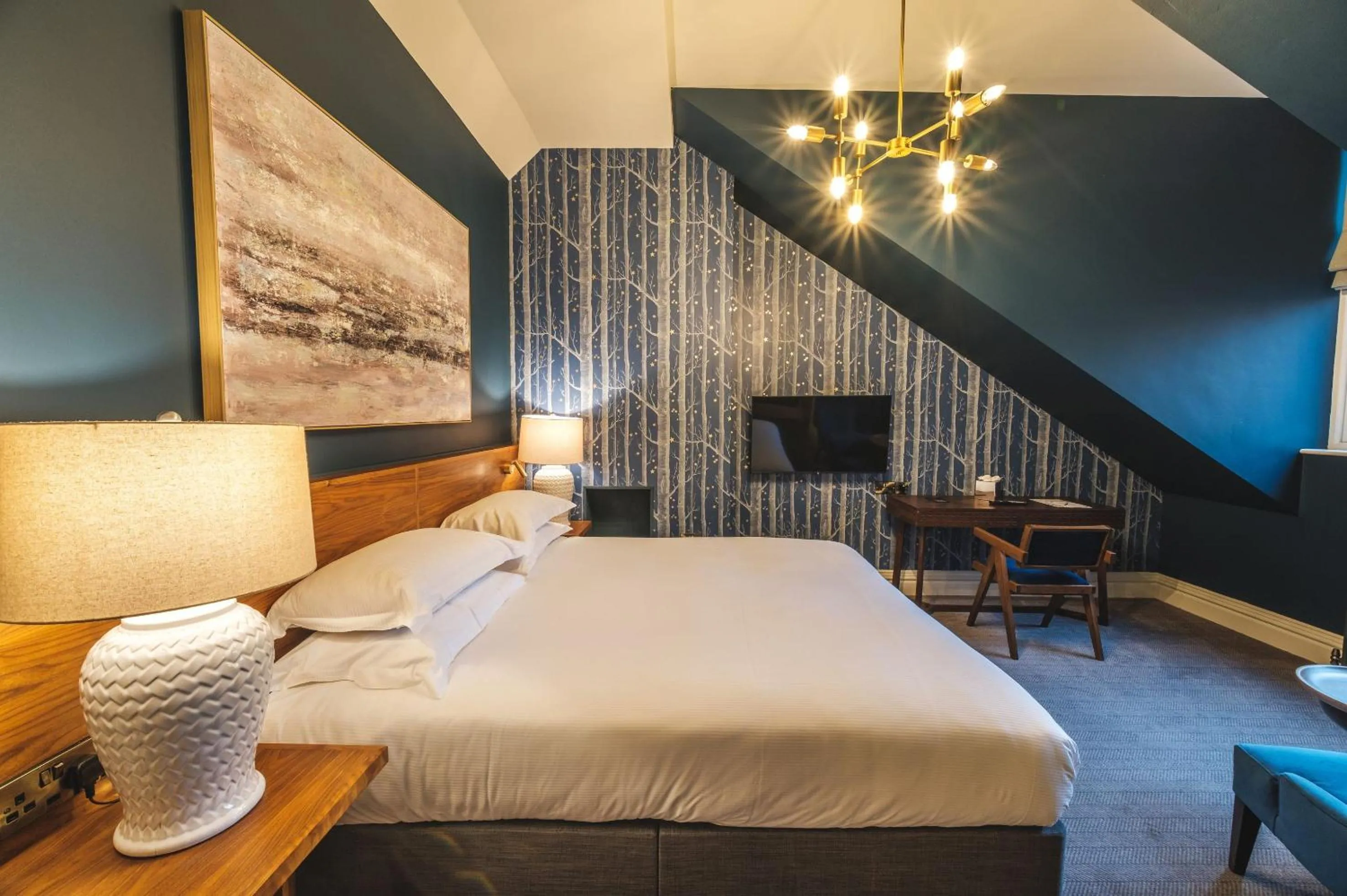 Bed in The Fleece Hotel Richmond