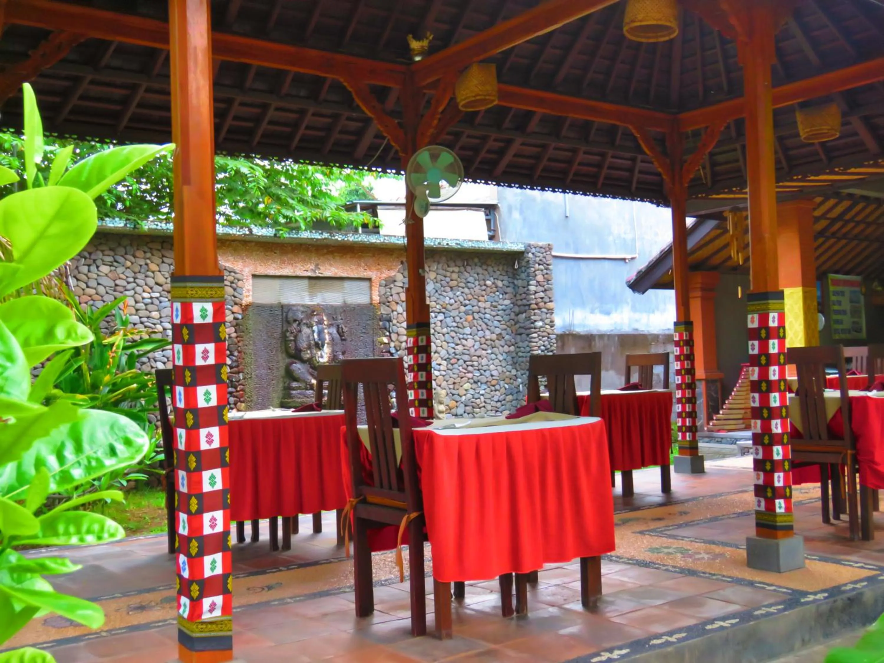 Restaurant/places to eat in Suka Sari Cottages