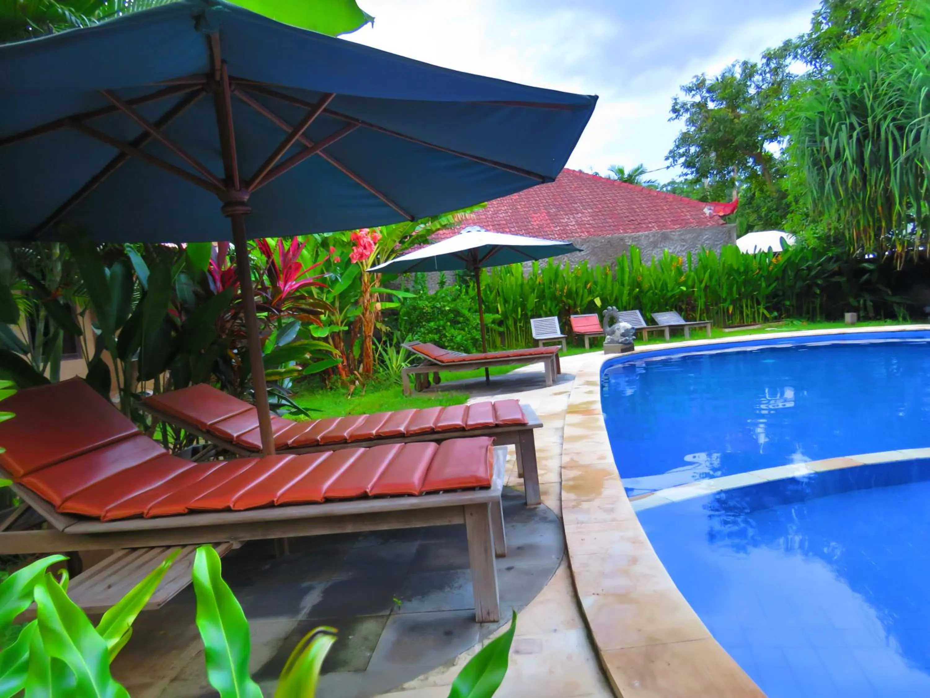 Swimming pool in Suka Sari Cottages