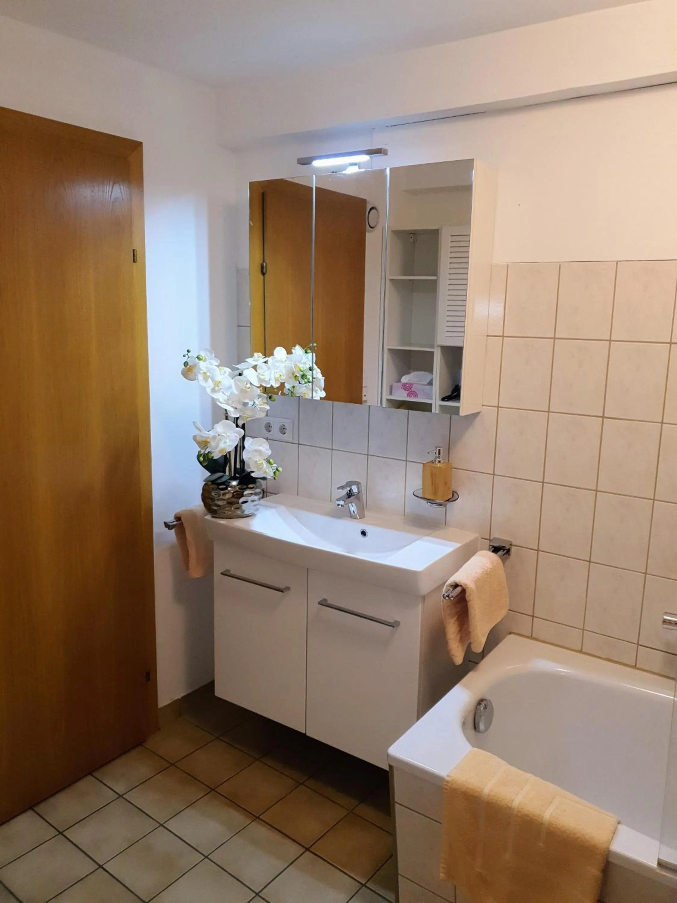 Bathroom in Bachschneider Apartments - by myNests