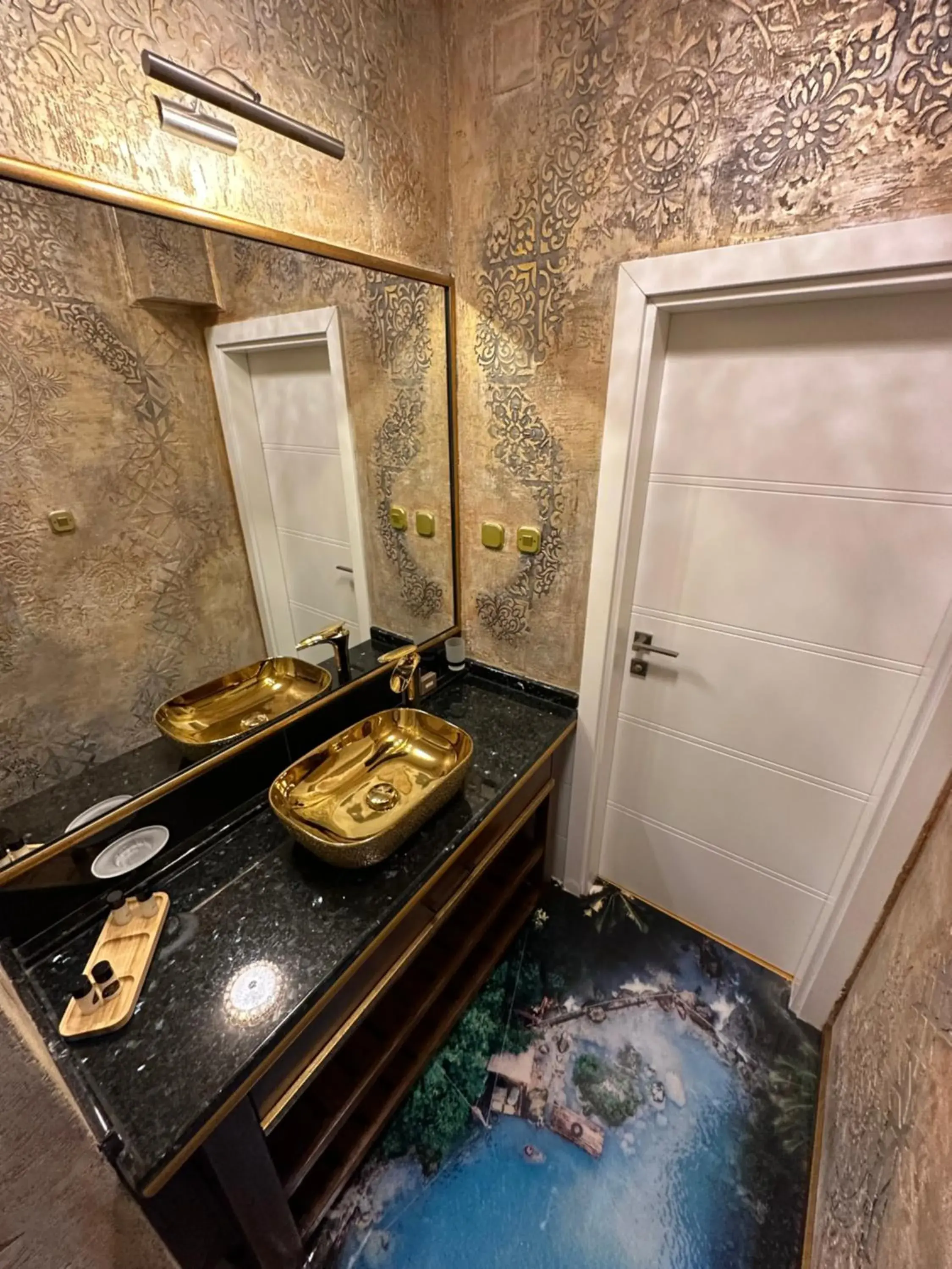 Superior King Room in Robevski luxury rooms Superior King Room in Robevski luxury rooms