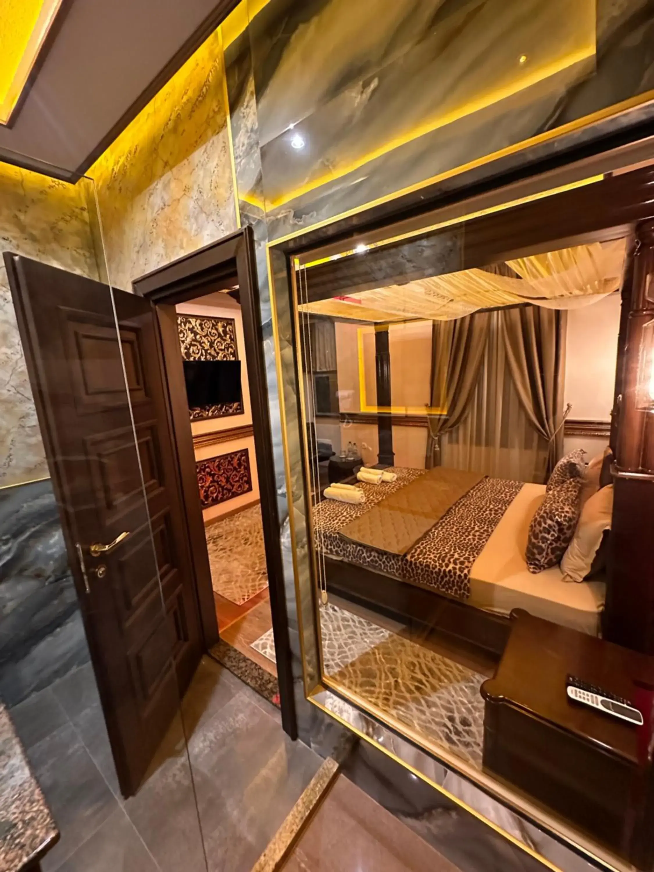 Superior Queen Room in Robevski luxury rooms Superior Queen Room in Robevski luxury rooms