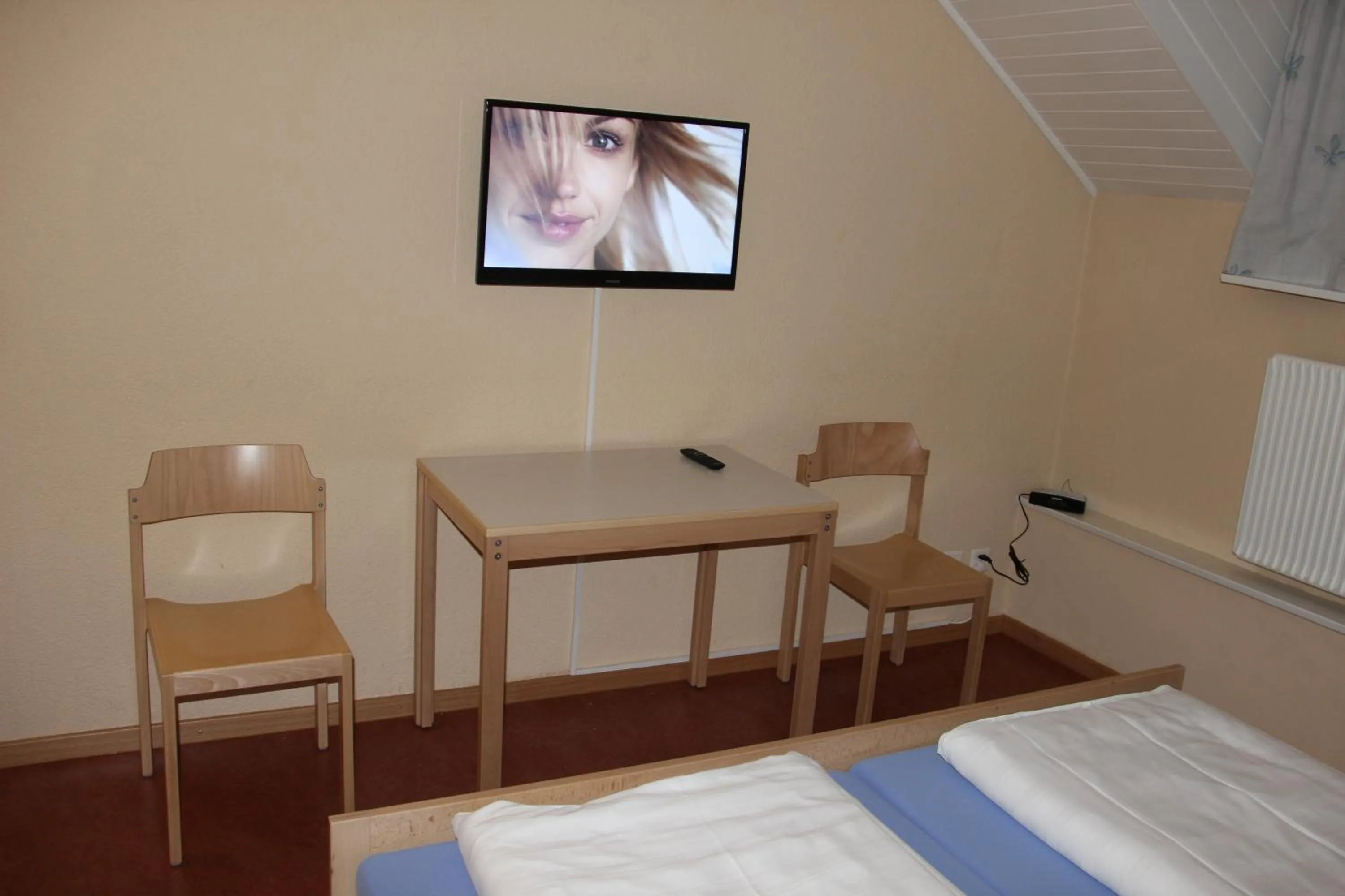 Photo of the whole room, Bed in Bern Backpackers Hotel Glocke