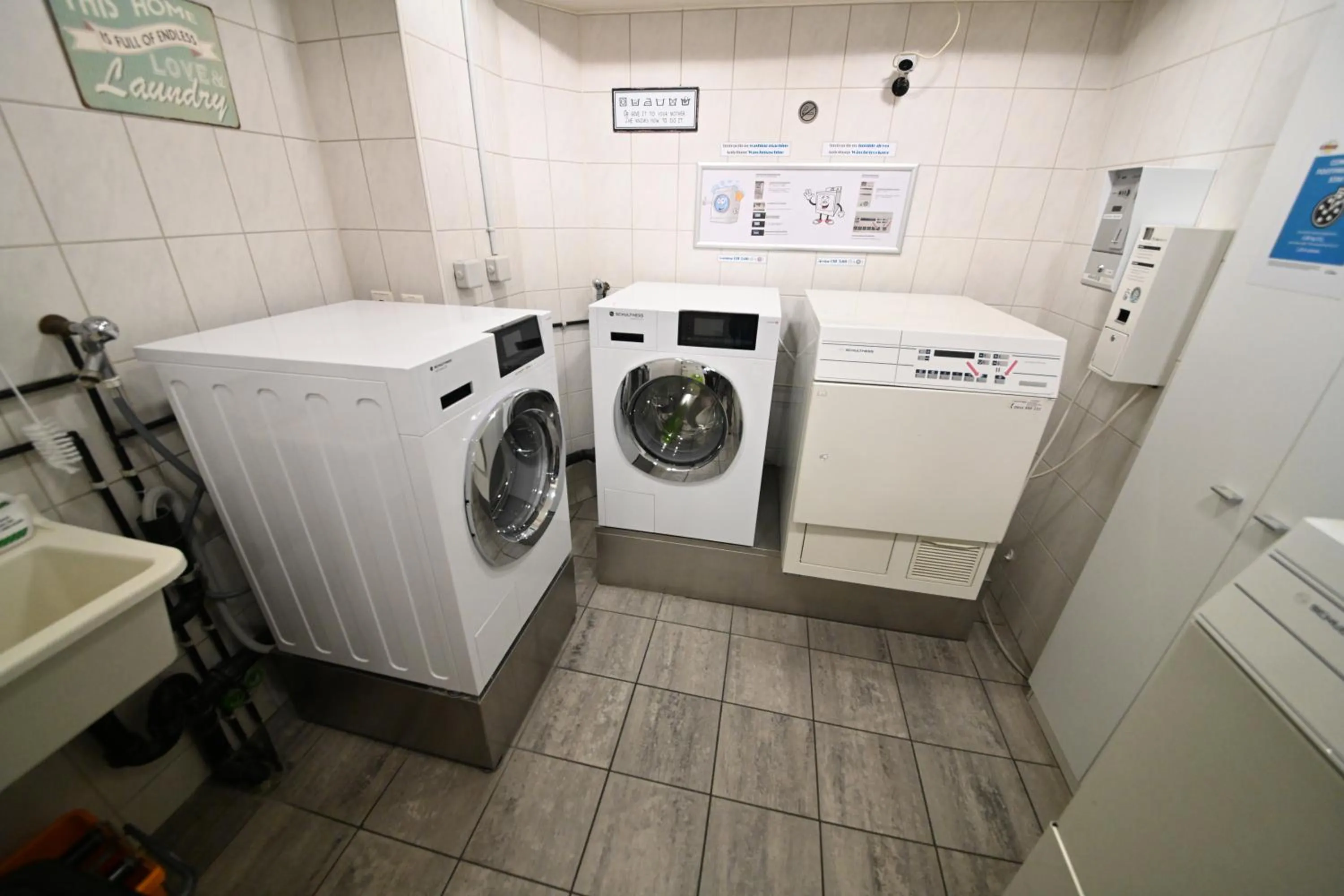 washing machine in Bern Backpackers Hotel Glocke