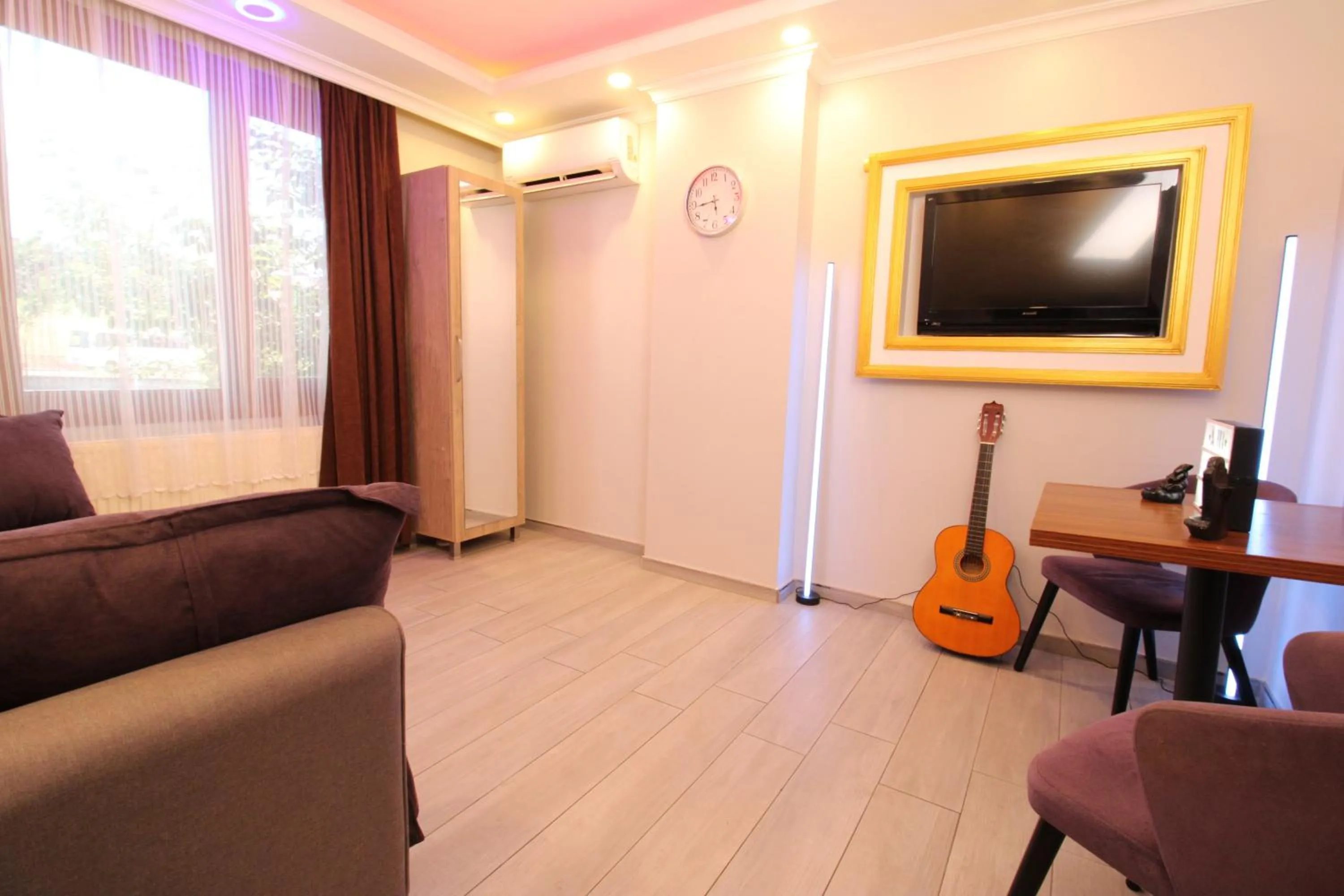 TV and multimedia in Sahrakent Otel Ataşehir