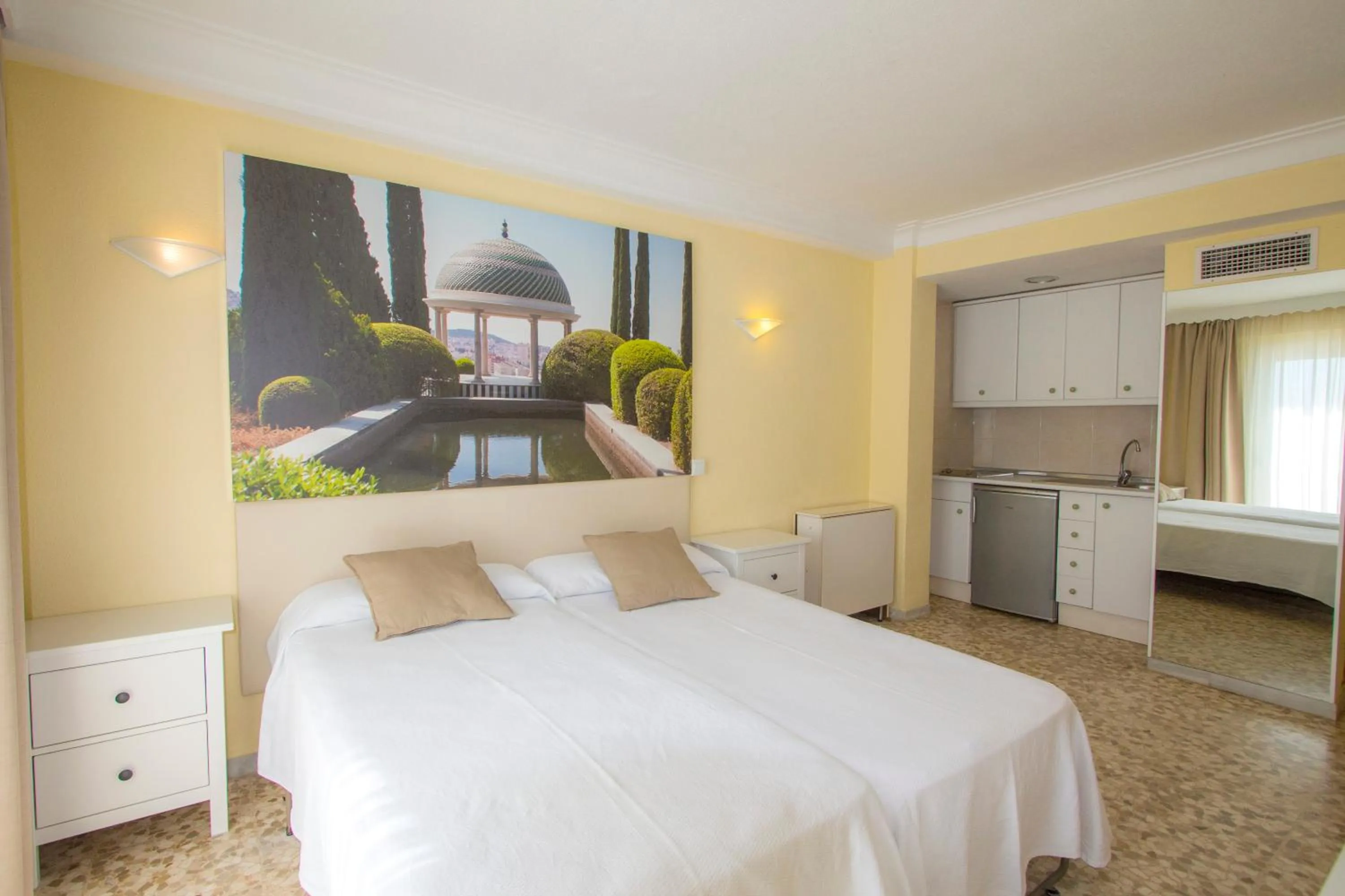 Kitchen or kitchenette, Bed in Playa Miguel Beach Club