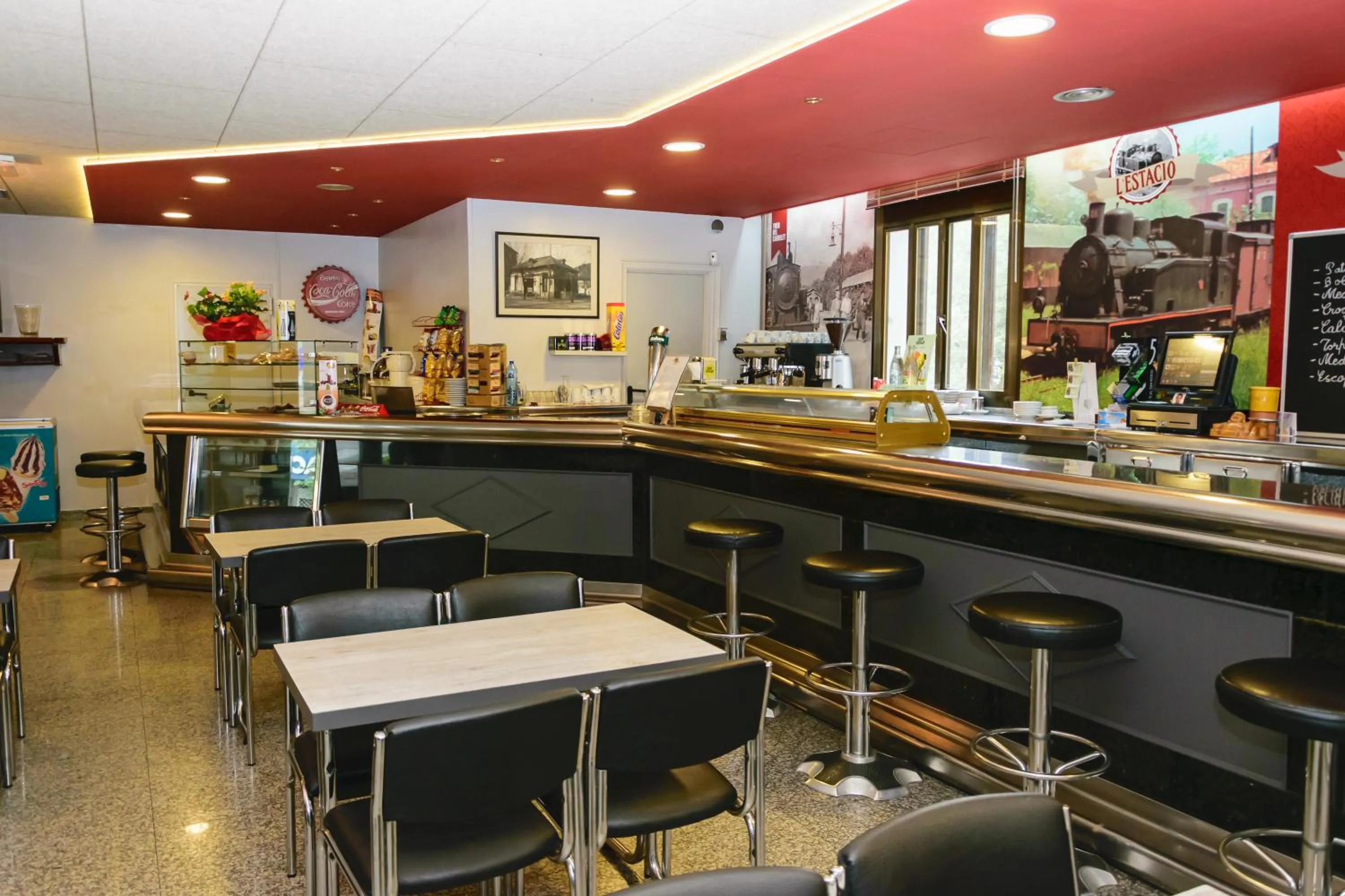 Lounge or bar in Hotel Estació