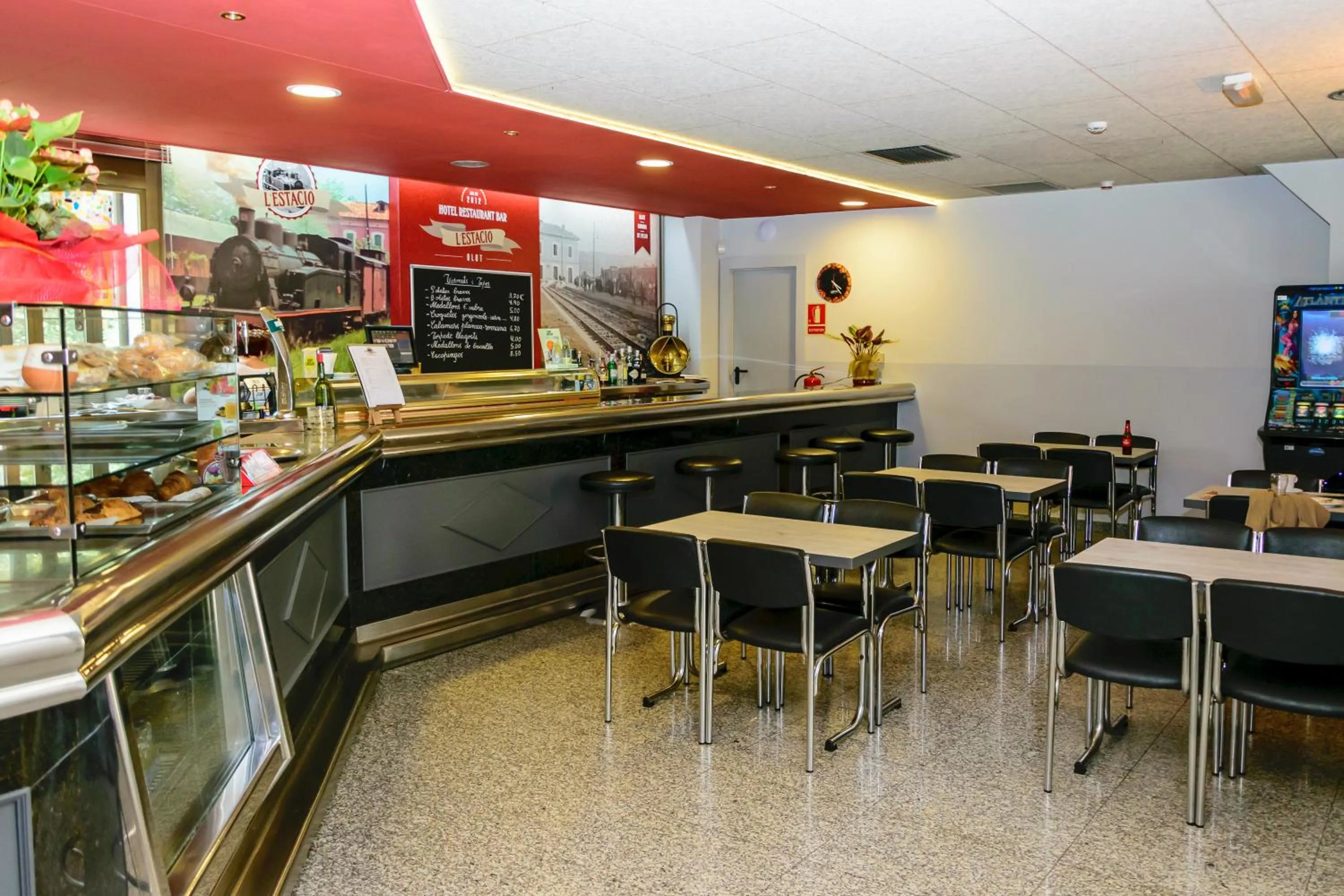 Lounge or bar in Hotel Estació