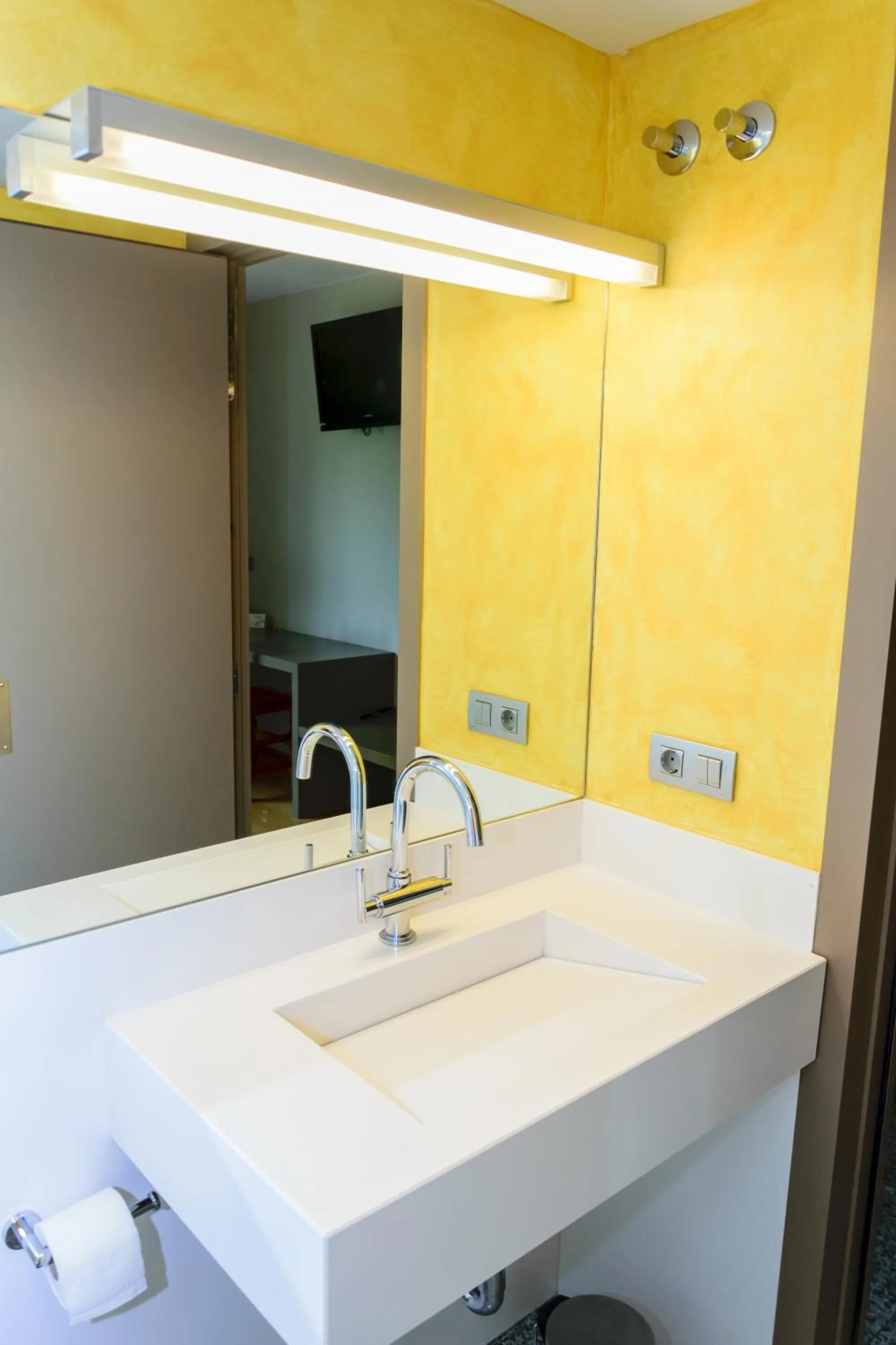 Bathroom in Hotel Estació