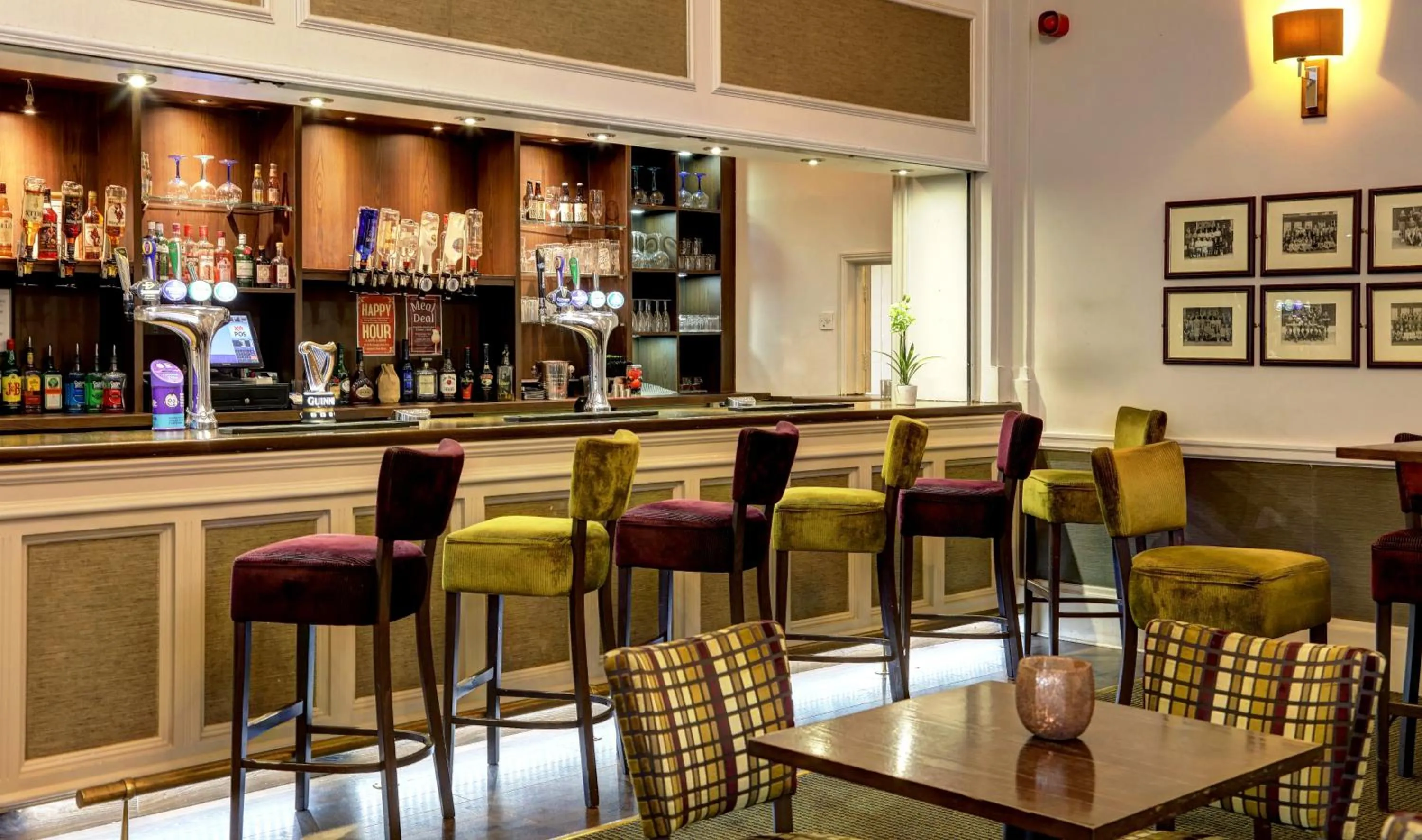Lounge or bar in Best Western Thurrock Hotel