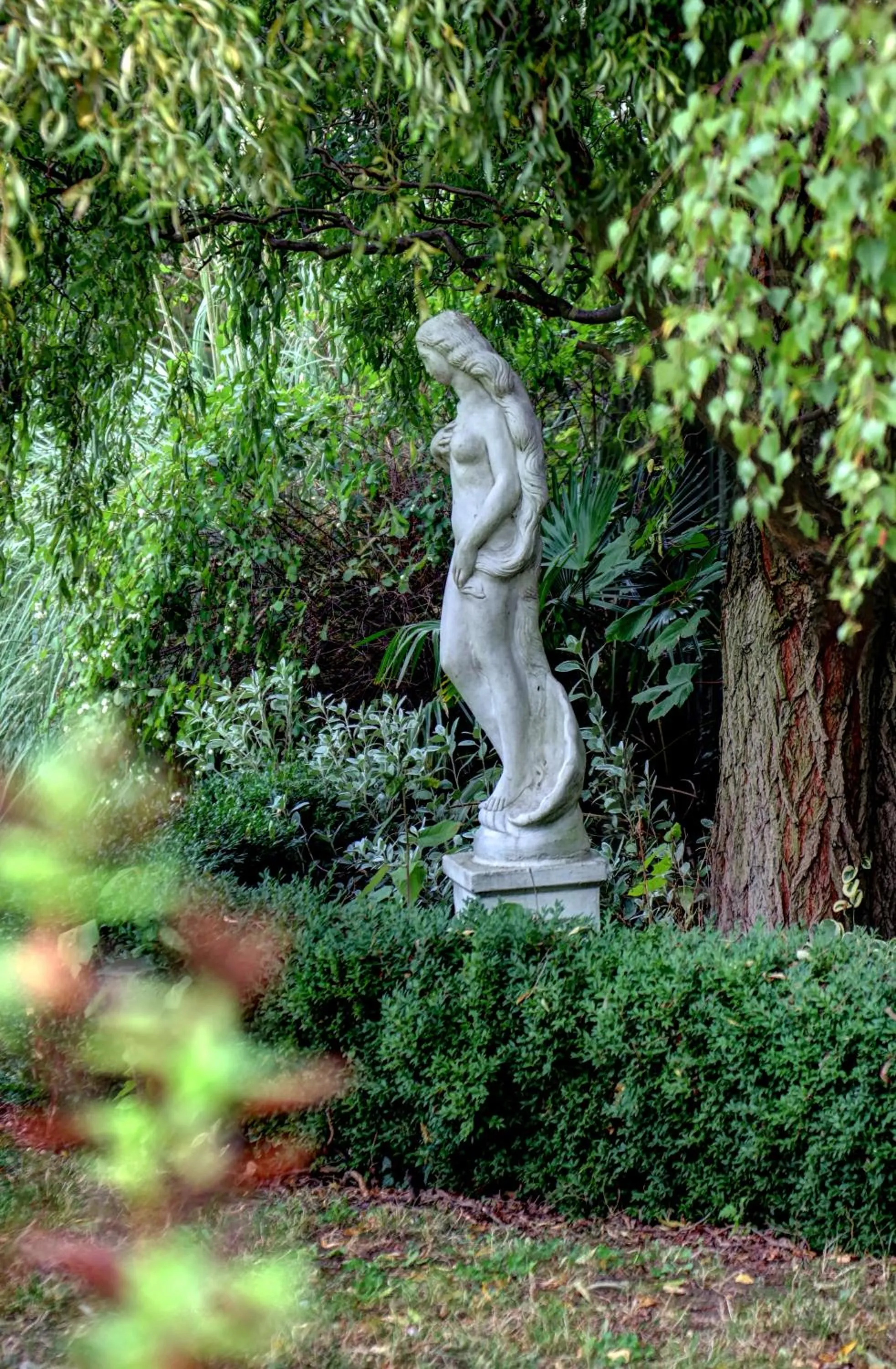 Garden in Best Western Thurrock Hotel