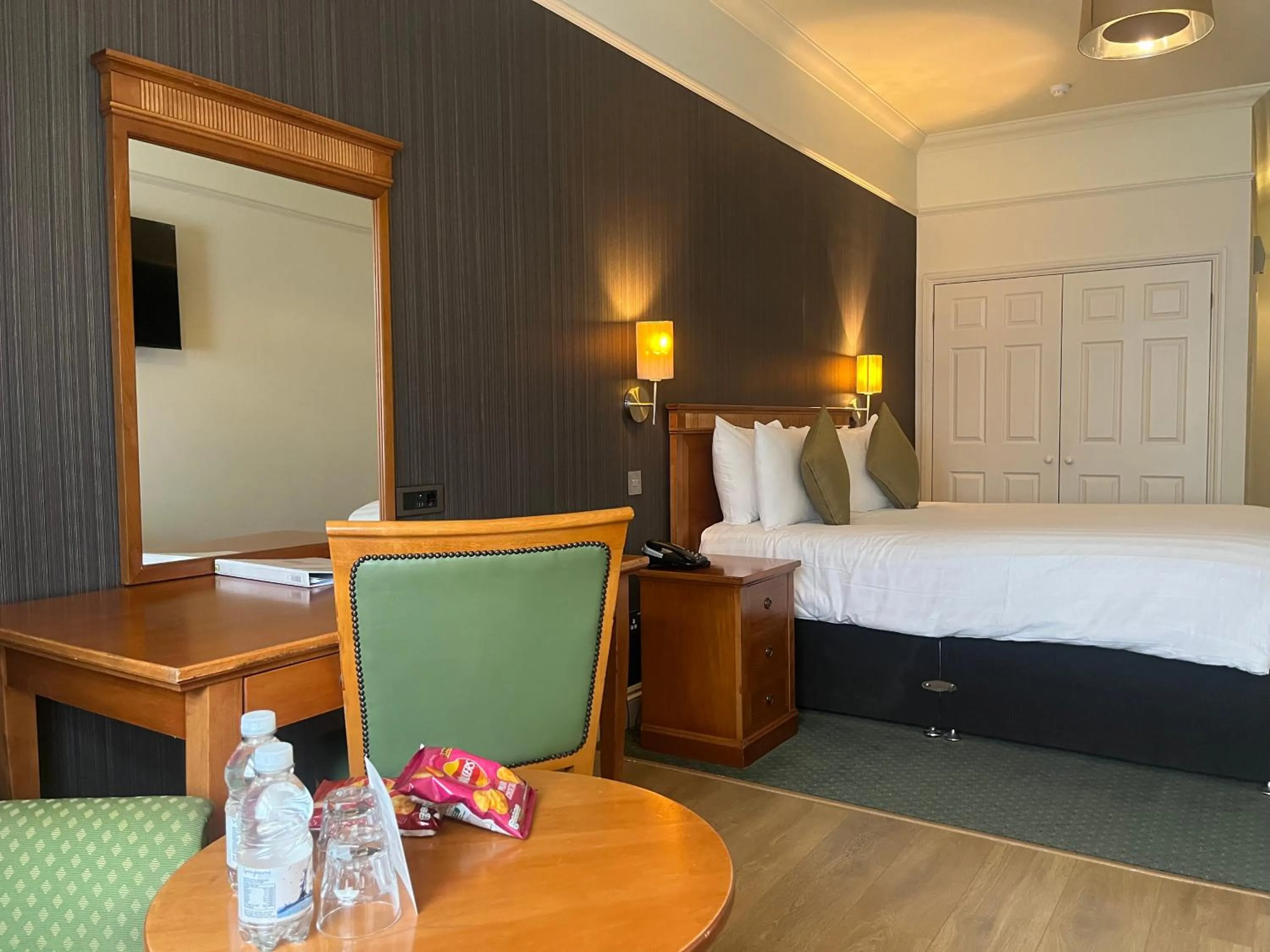 Photo of the whole room, Bed in Best Western Thurrock Hotel