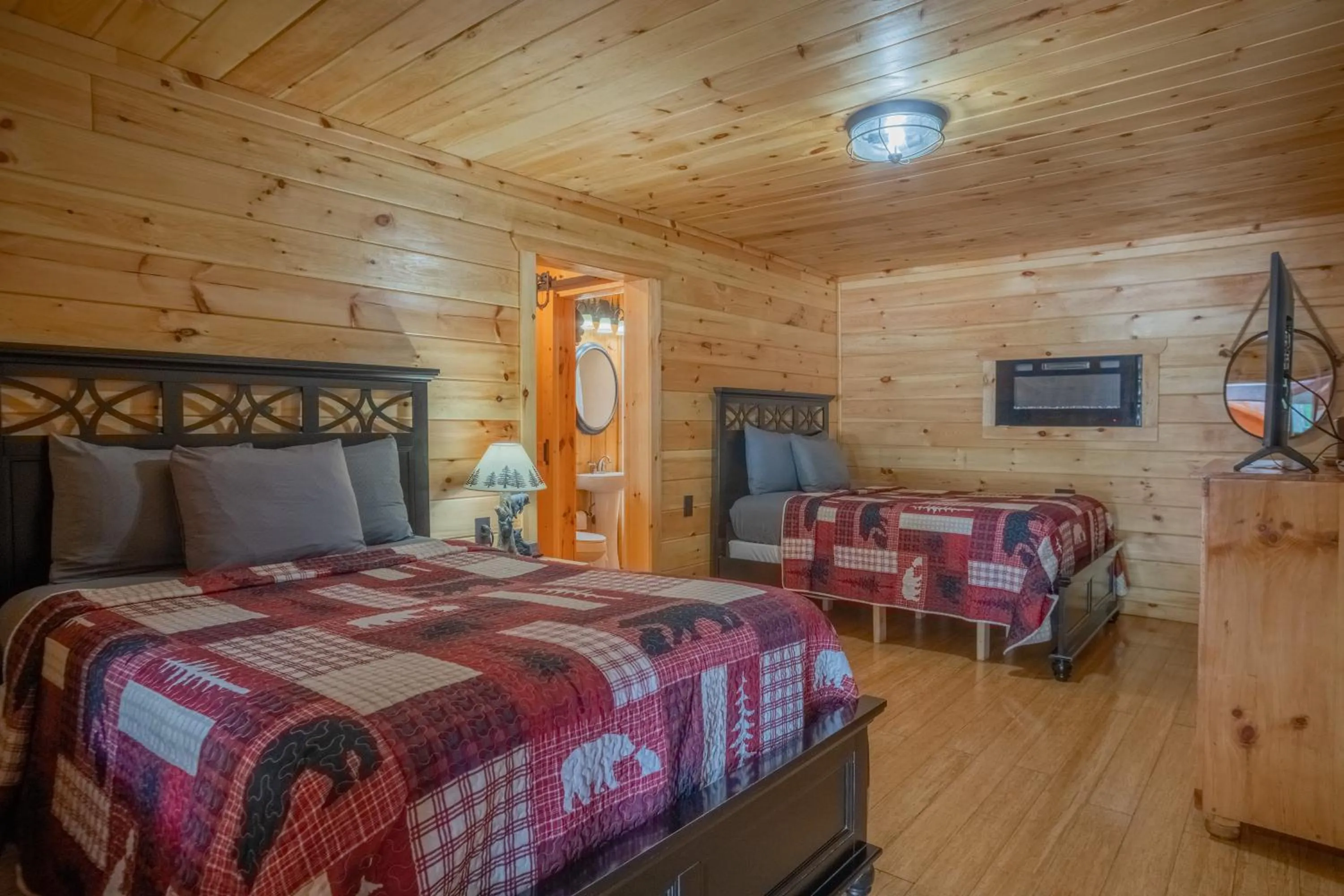 Bed in Marshall's Creek Rest Motel