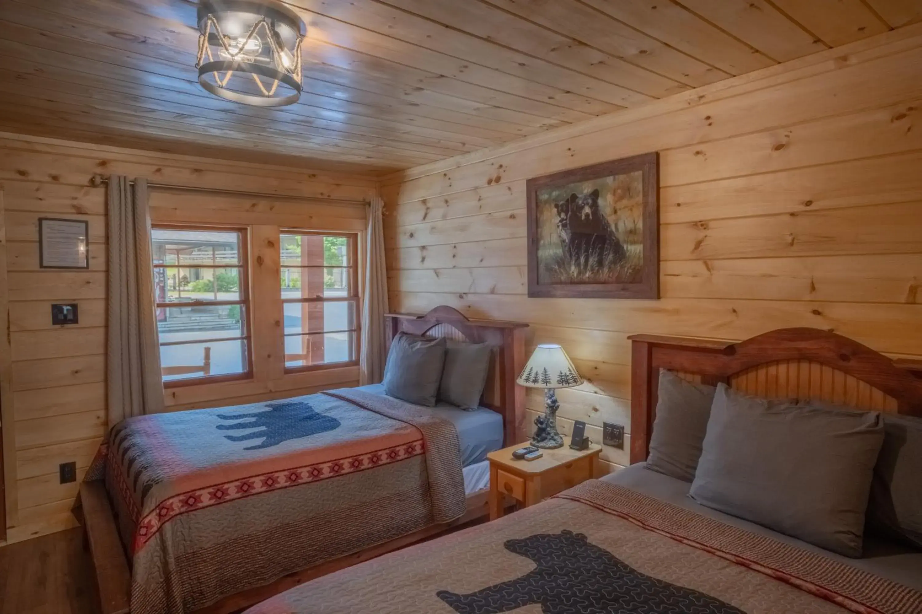 Bed in Marshall's Creek Rest Motel Bed in Marshall's Creek Rest Motel