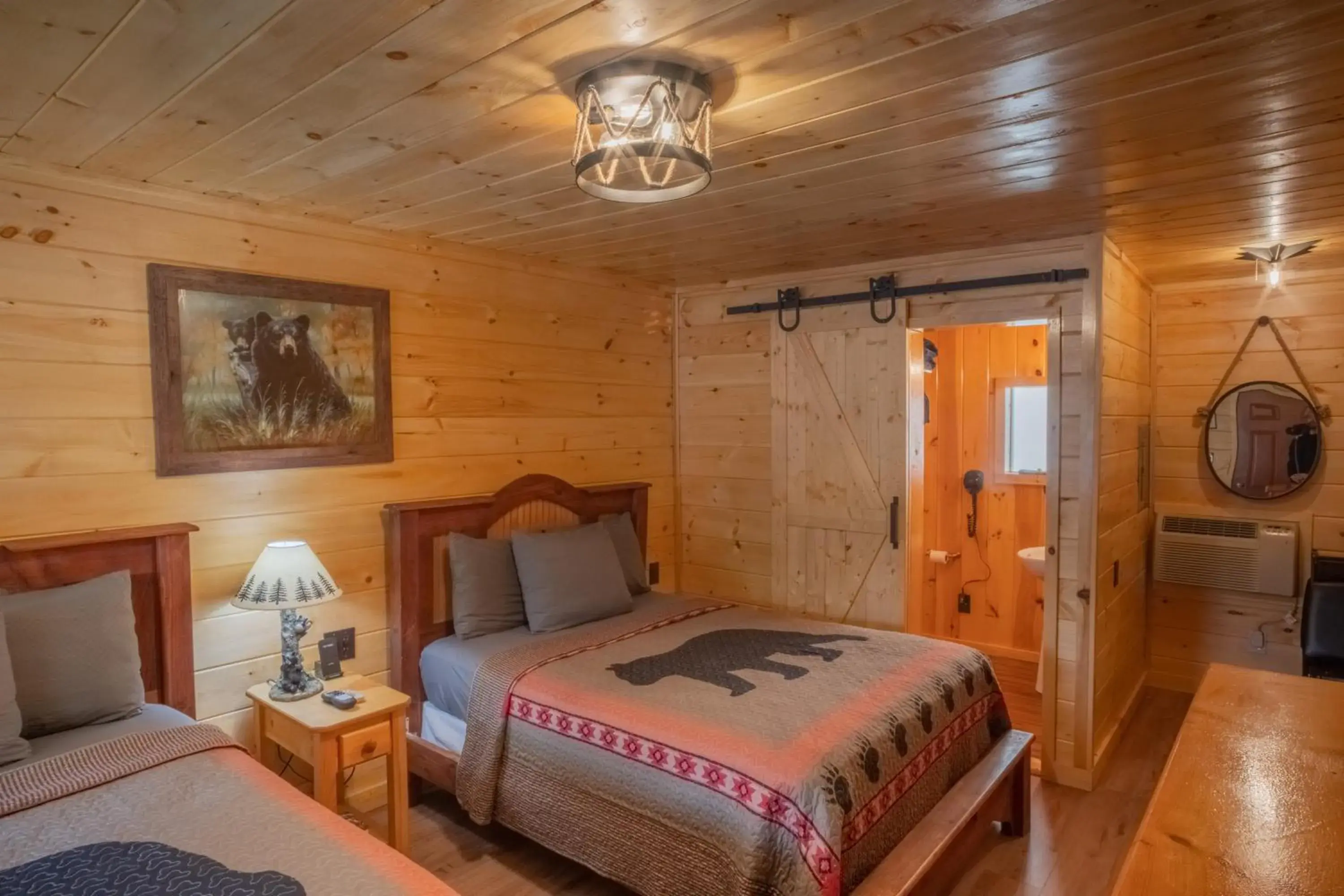 Bed in Marshall's Creek Rest Motel Bed in Marshall's Creek Rest Motel