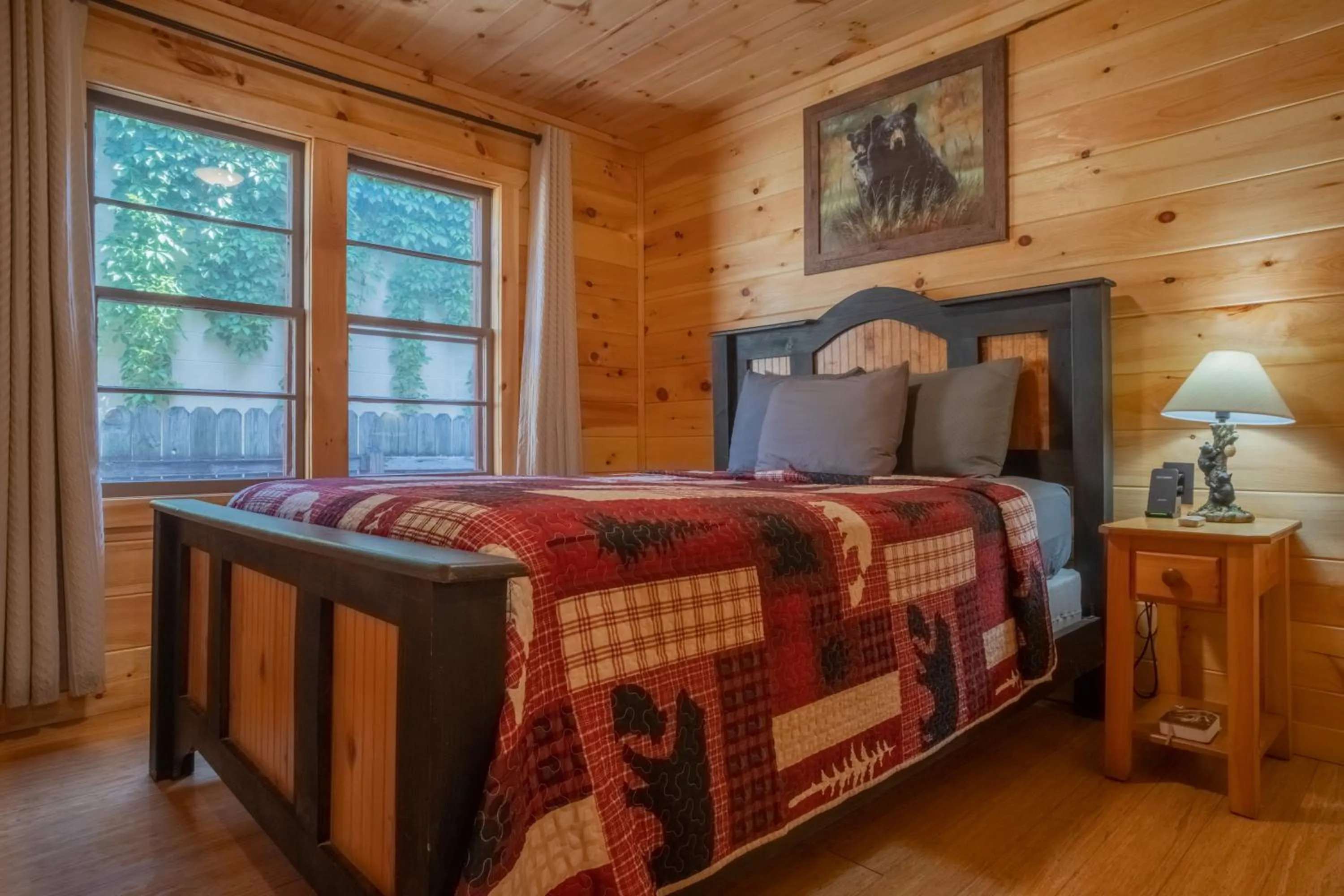 Bed in Marshall's Creek Rest Motel