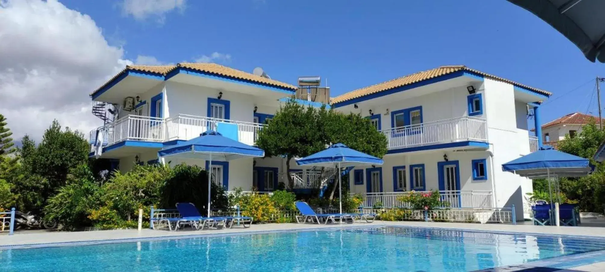 Blue White Apartments - Kefallonia Poolside Retreats Blue White Apartments - Kefallonia Poolside Retreats