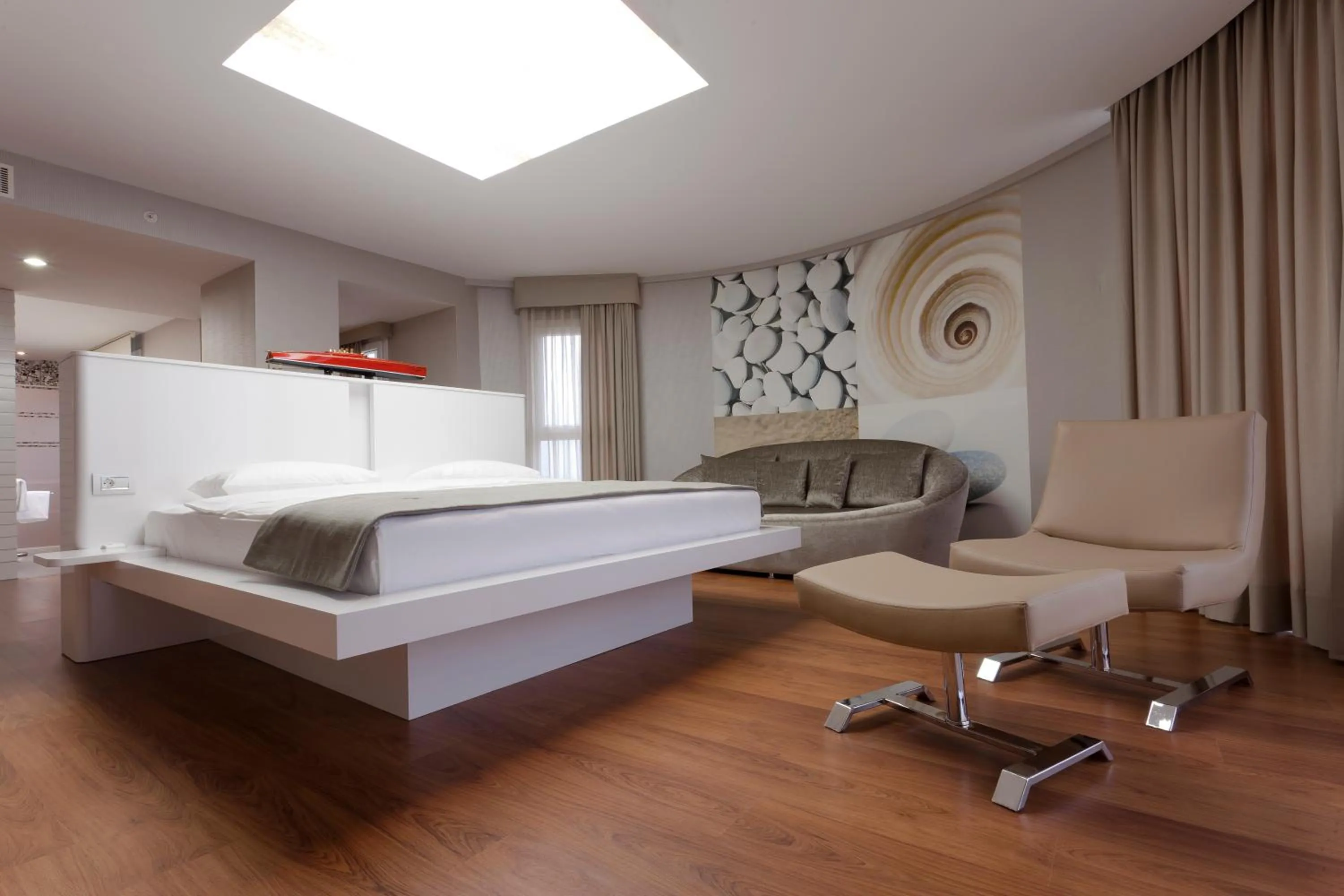 Photo of the whole room, Bed in Orucoglu Oreko Hotel