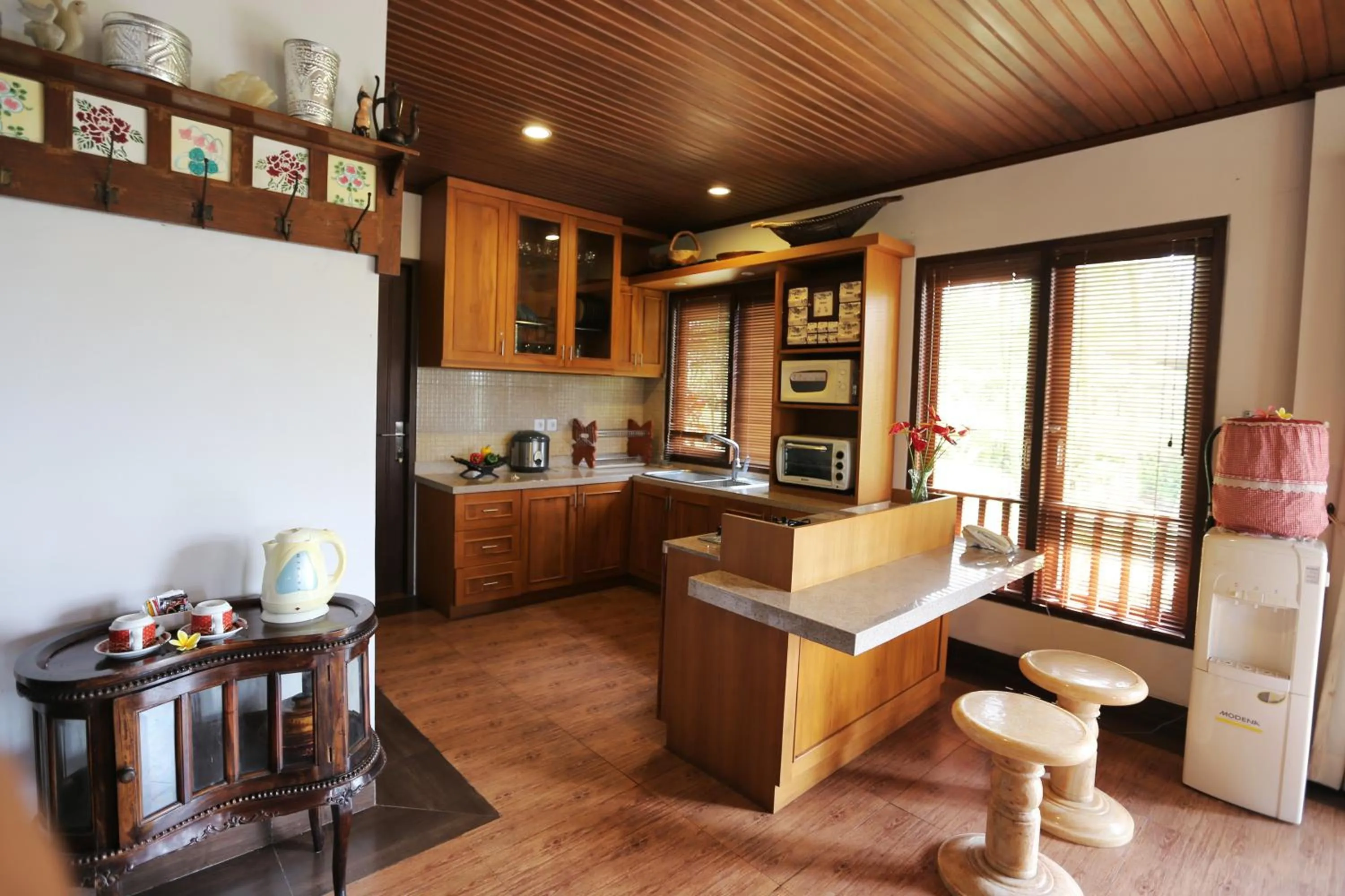 Kitchen or kitchenette in The Sanyas Retreat