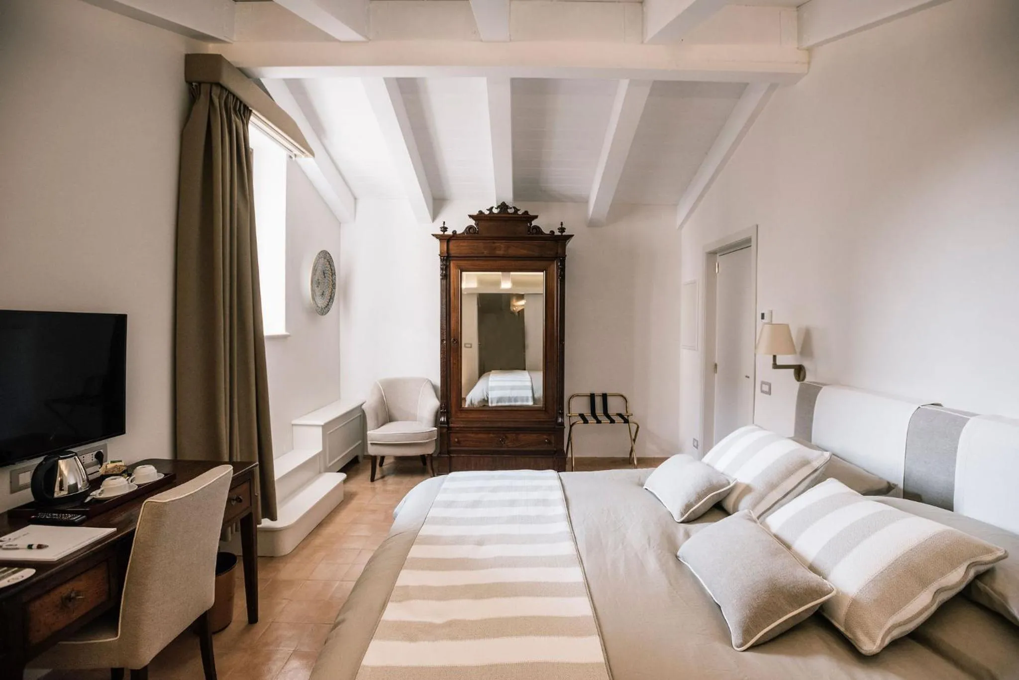Bed in Giardini Calce - Luxury Rooms
