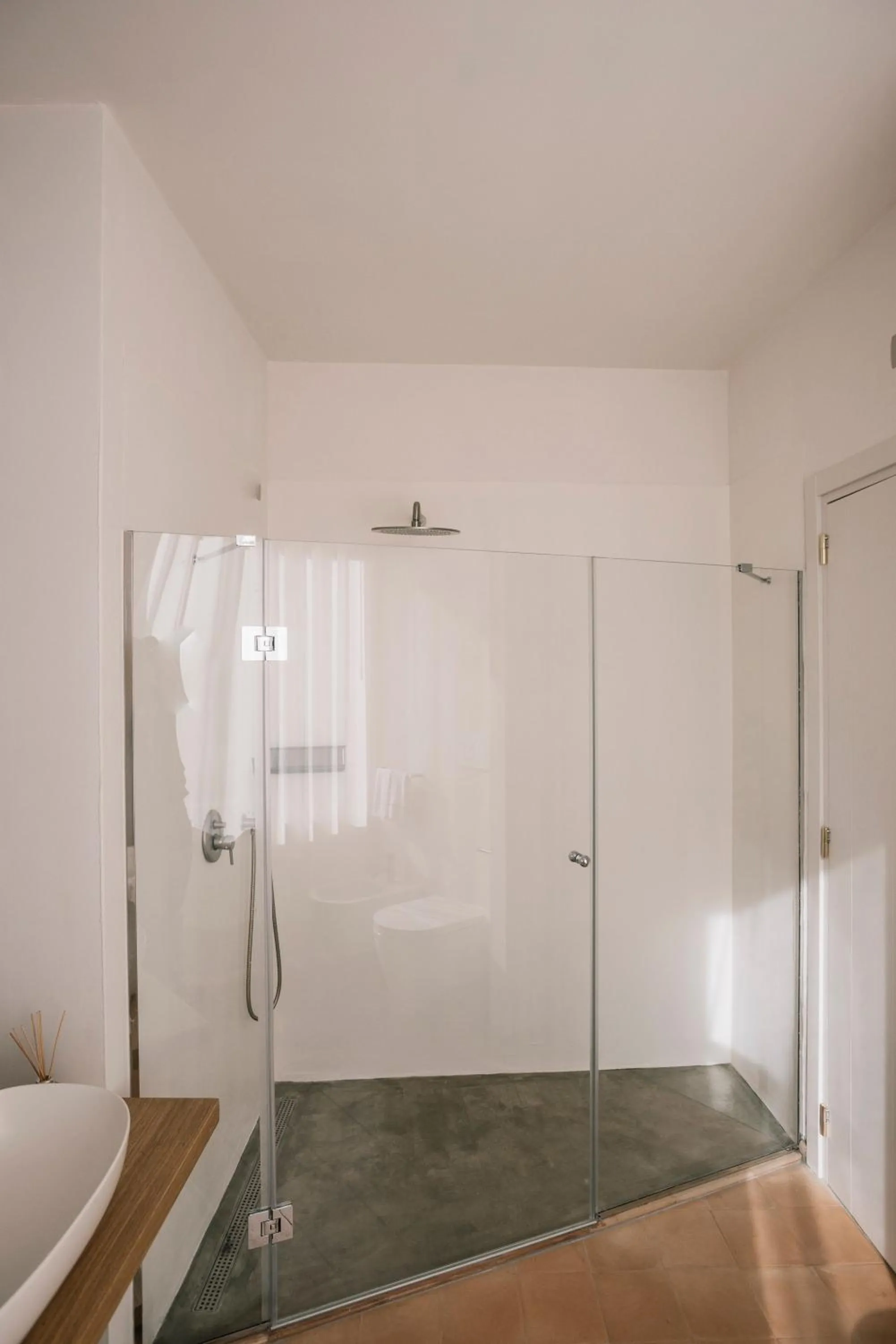 Shower, Bed in Giardini Calce - Luxury Rooms
