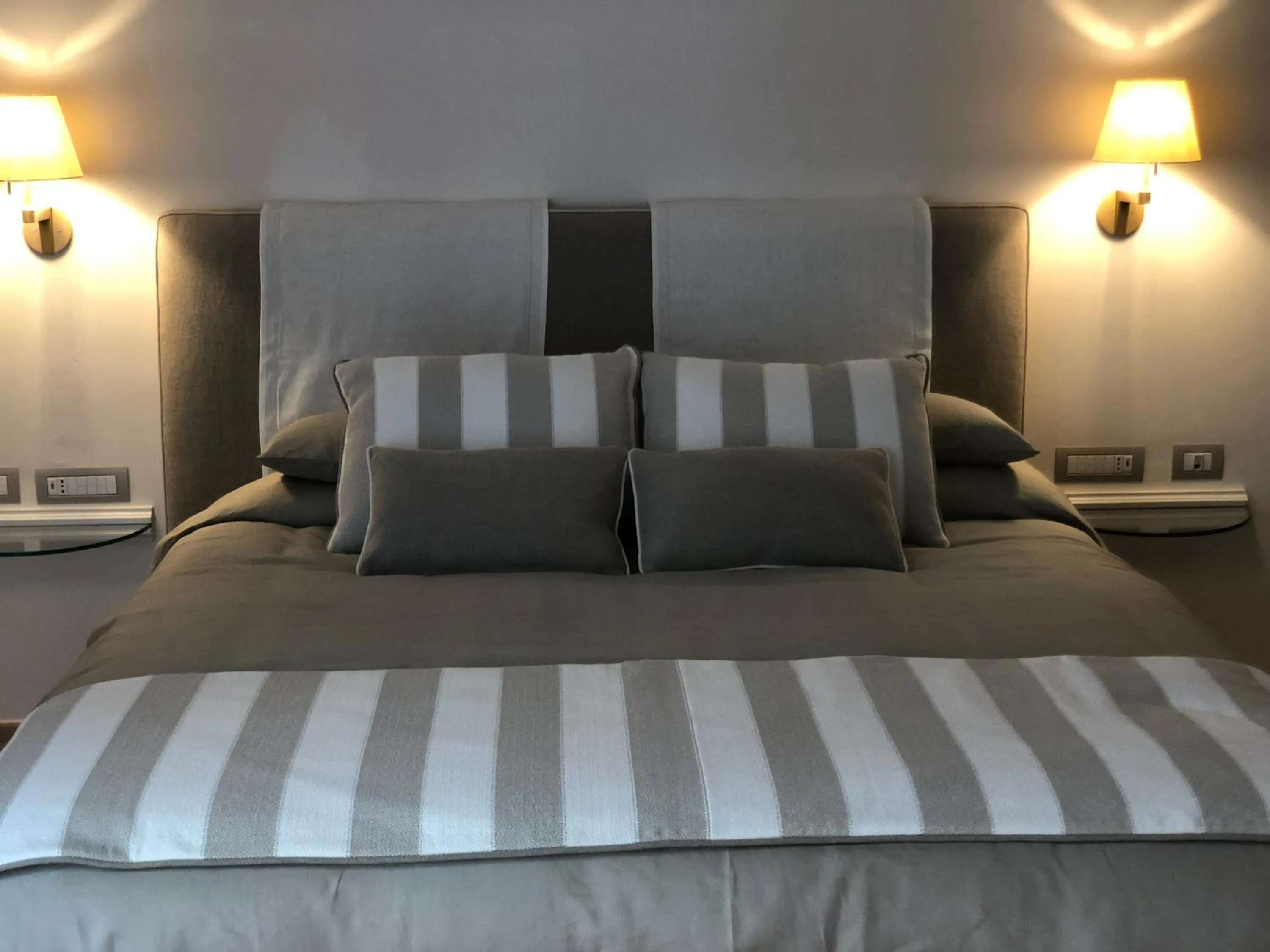 Bed in Giardini Calce - Luxury Rooms