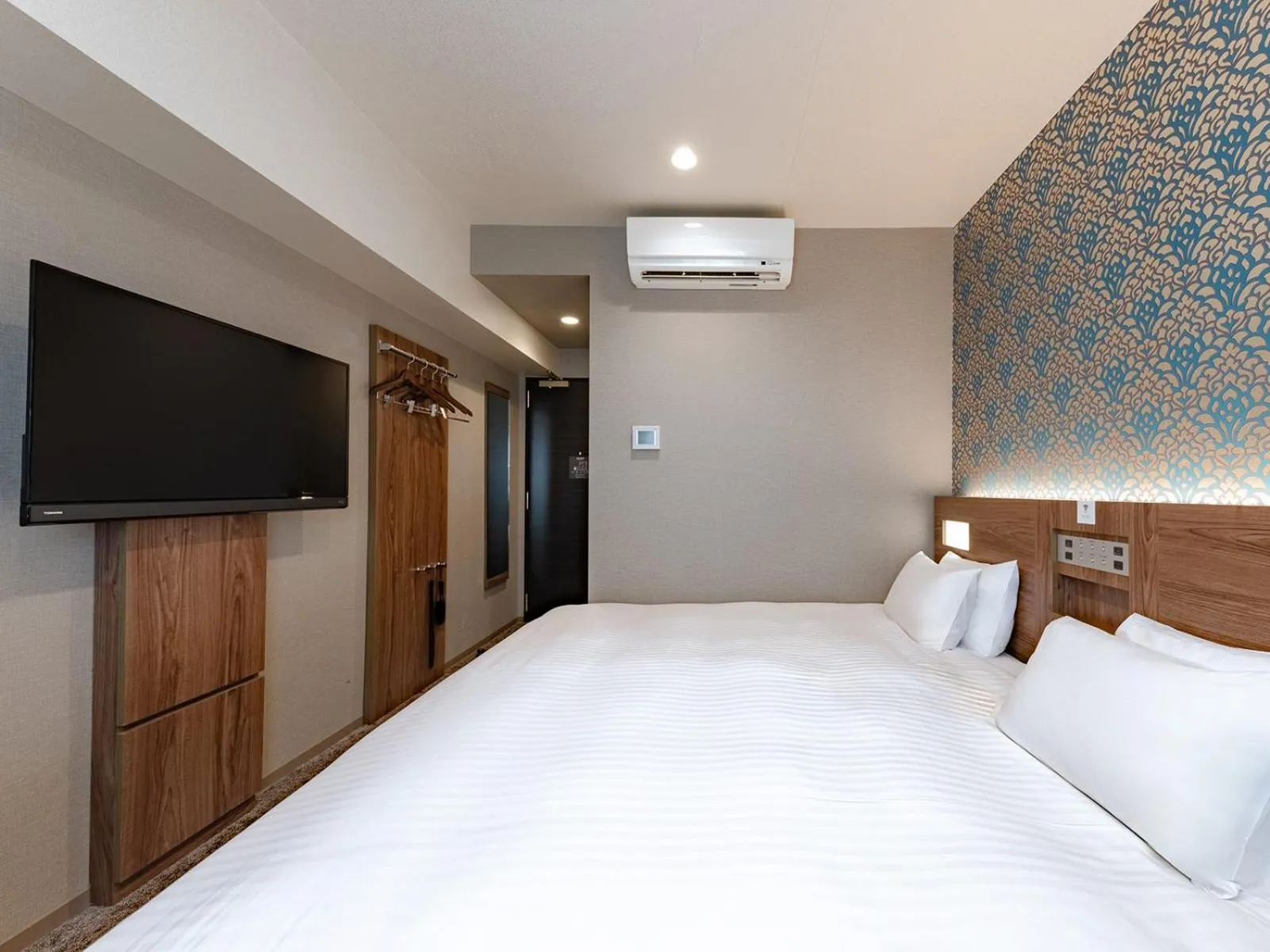 Bed in The OneFive Osaka Namba Kuromon