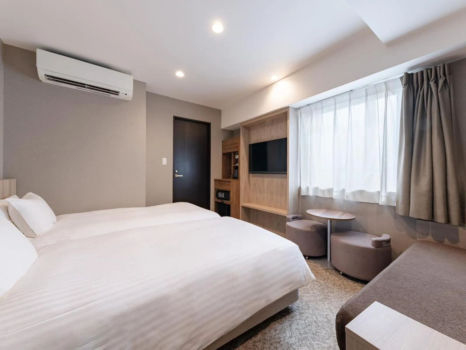 Bed in The OneFive Osaka Namba Kuromon