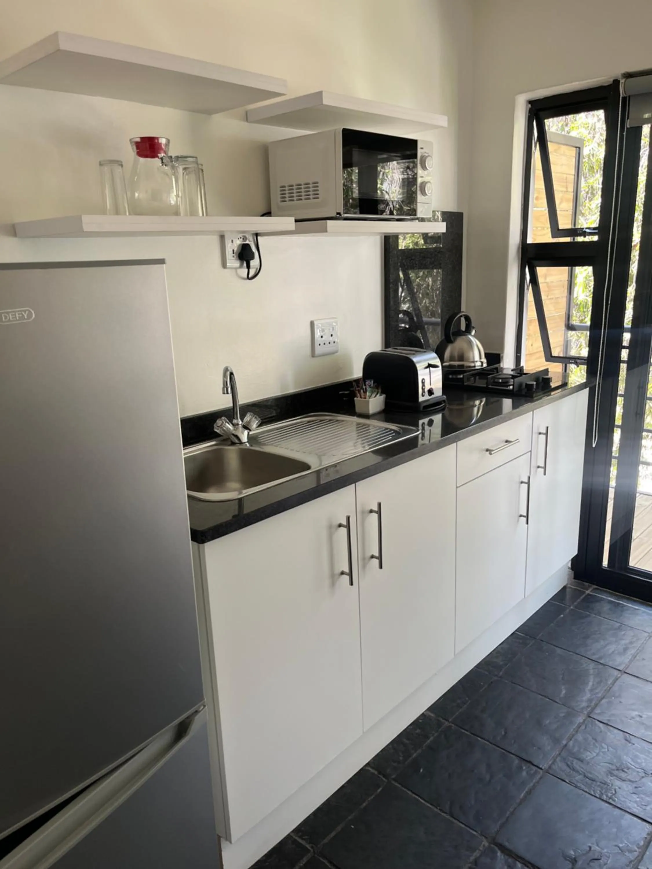 Coffee/tea facilities in Vetho 1 Apartments OR Tambo Airport