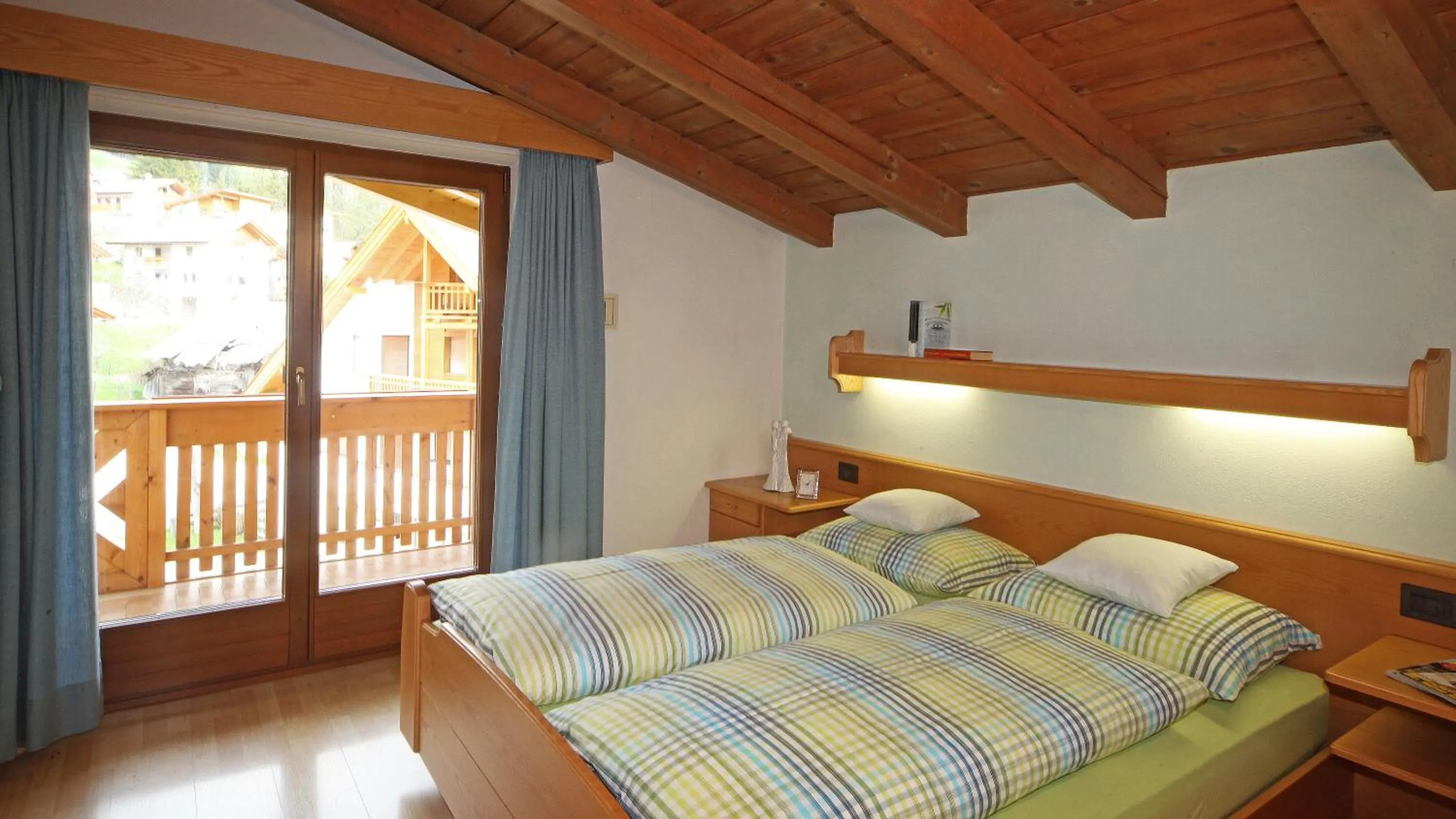 Spring, Bed in Residence Sas Vanna