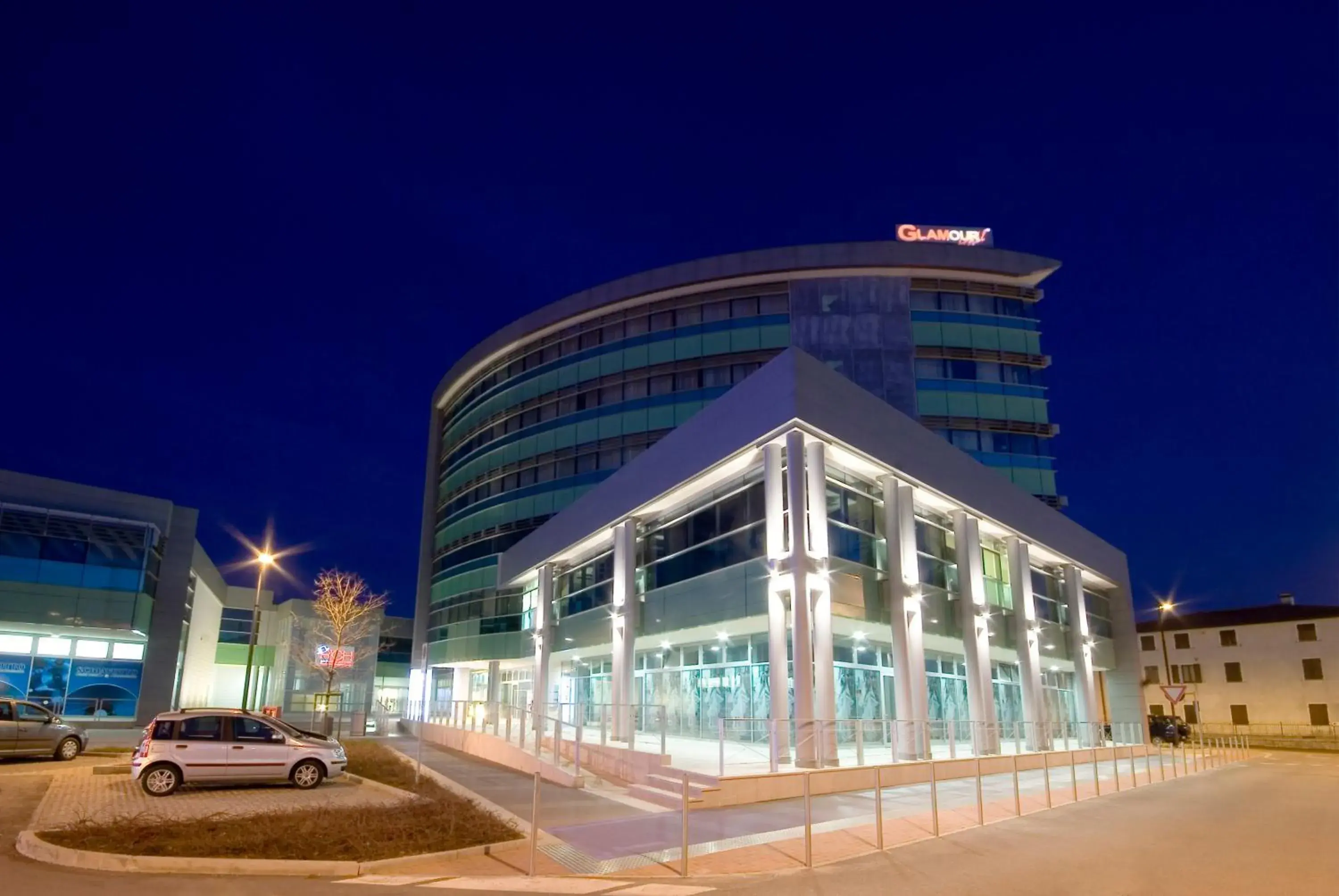 Property building in Hotel Glamour Property building in Hotel Glamour