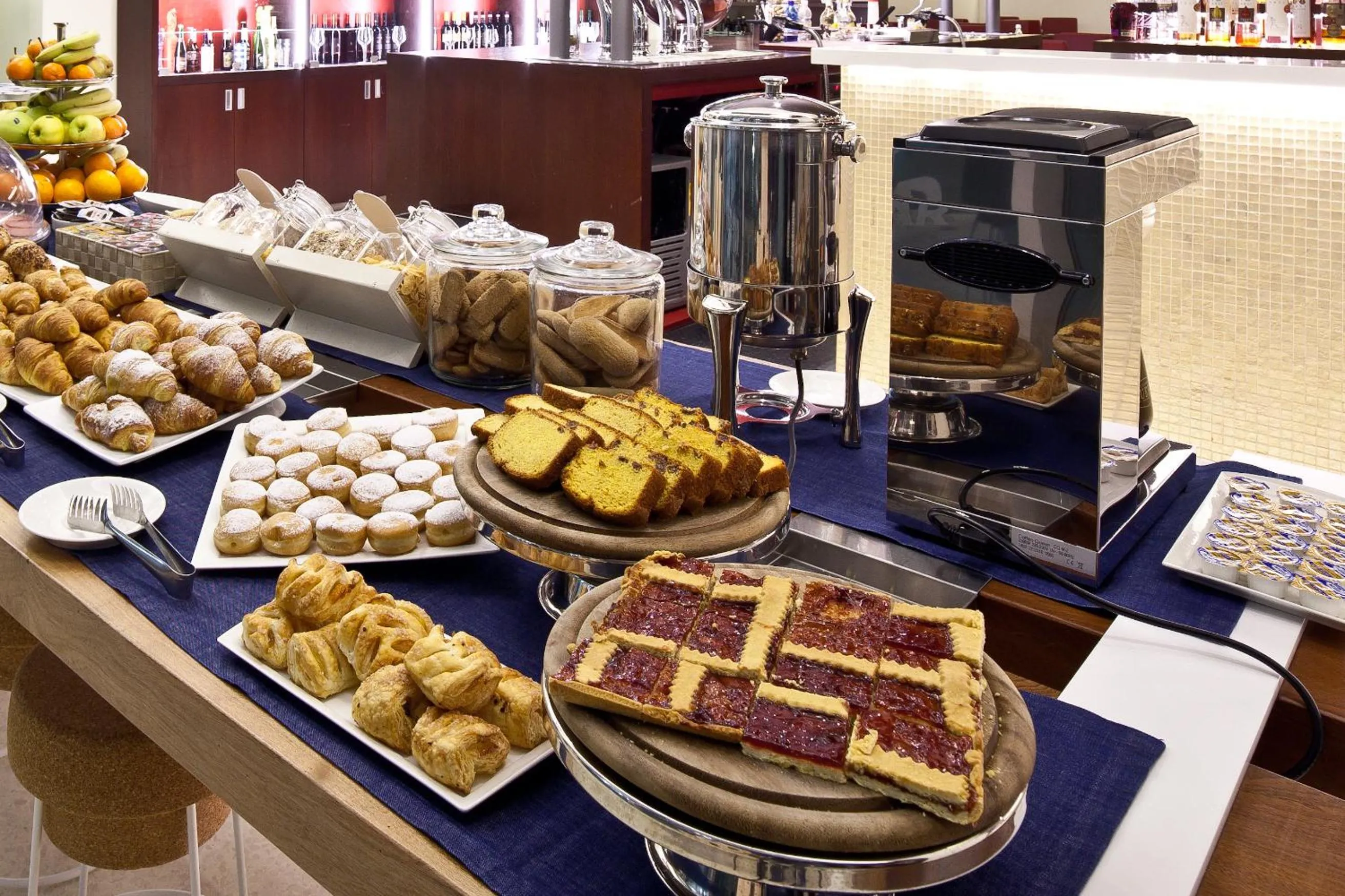 Breakfast in Hotel Glamour