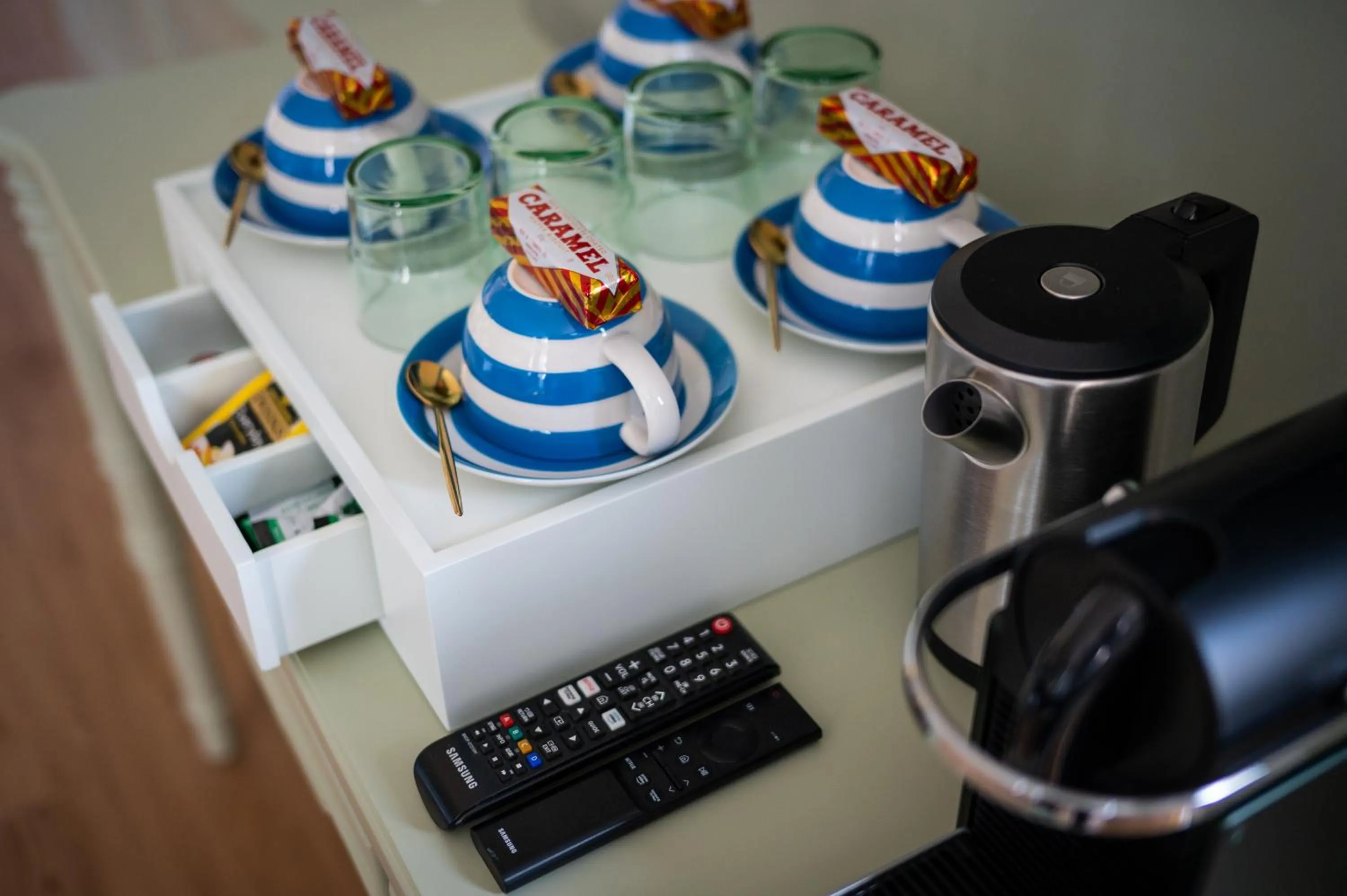 Coffee/tea facilities in No. 53 Frederick Street