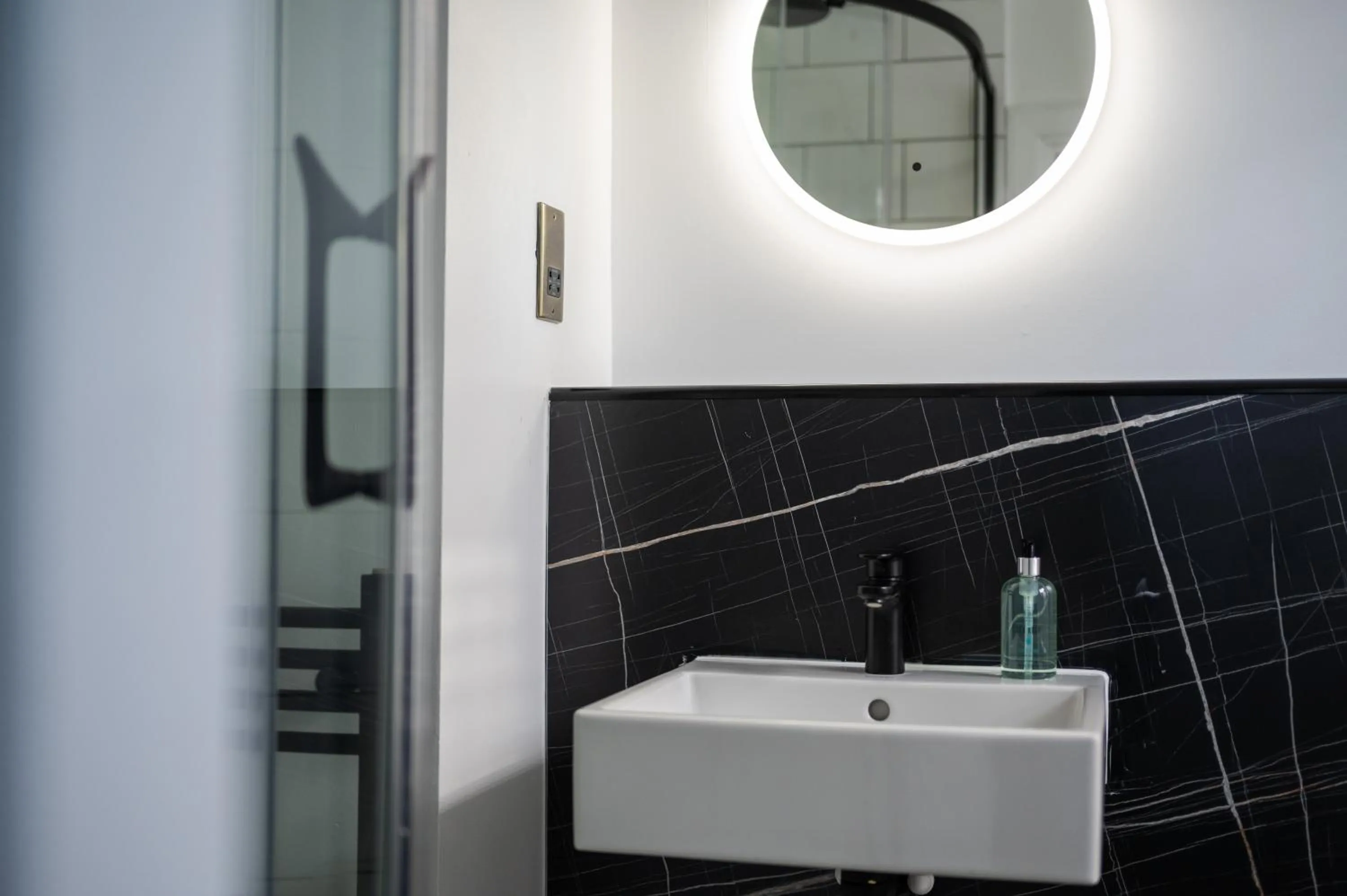 Shower in No. 53 Frederick Street