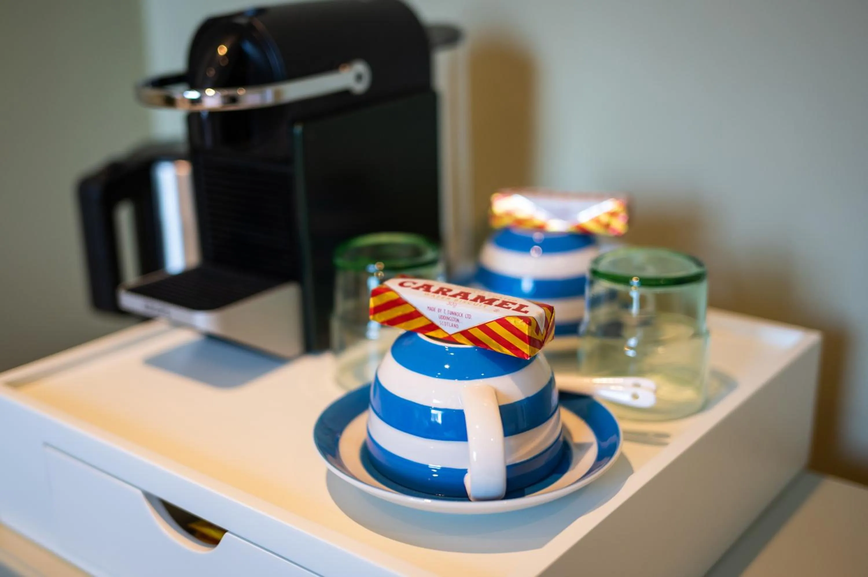 Coffee/tea facilities in No. 53 Frederick Street