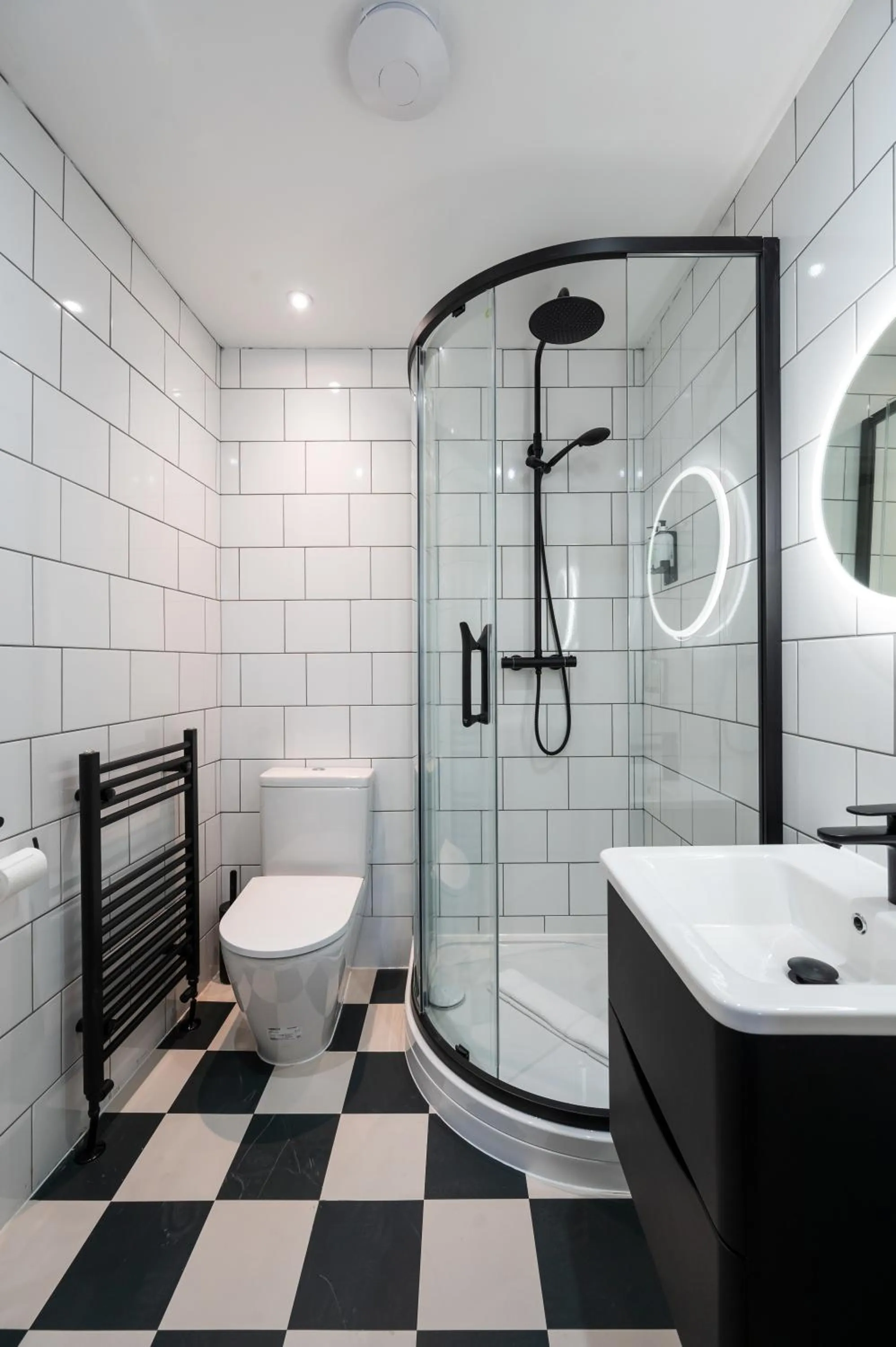 Shower in No. 53 Frederick Street