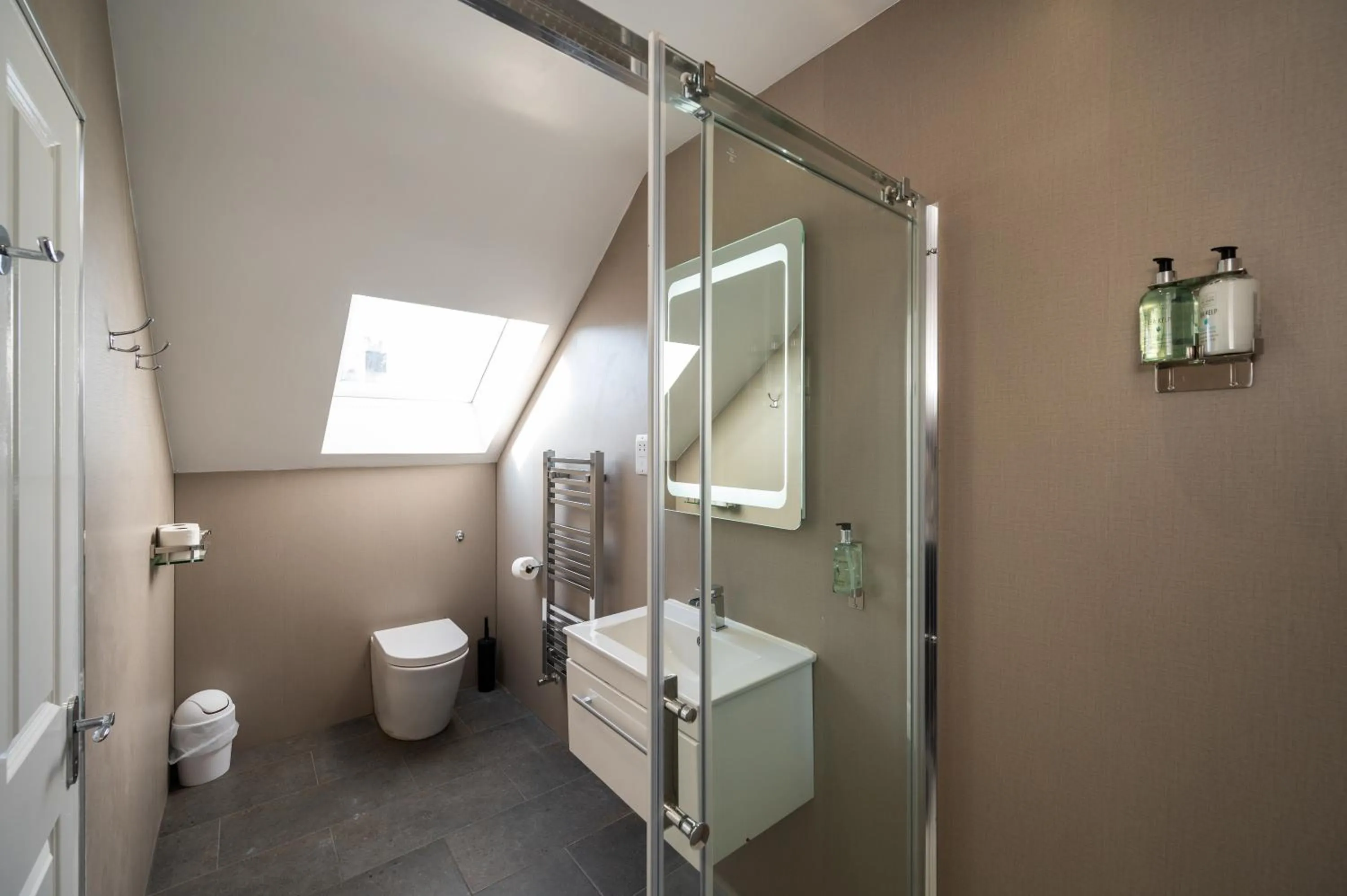 Shower in No. 53 Frederick Street