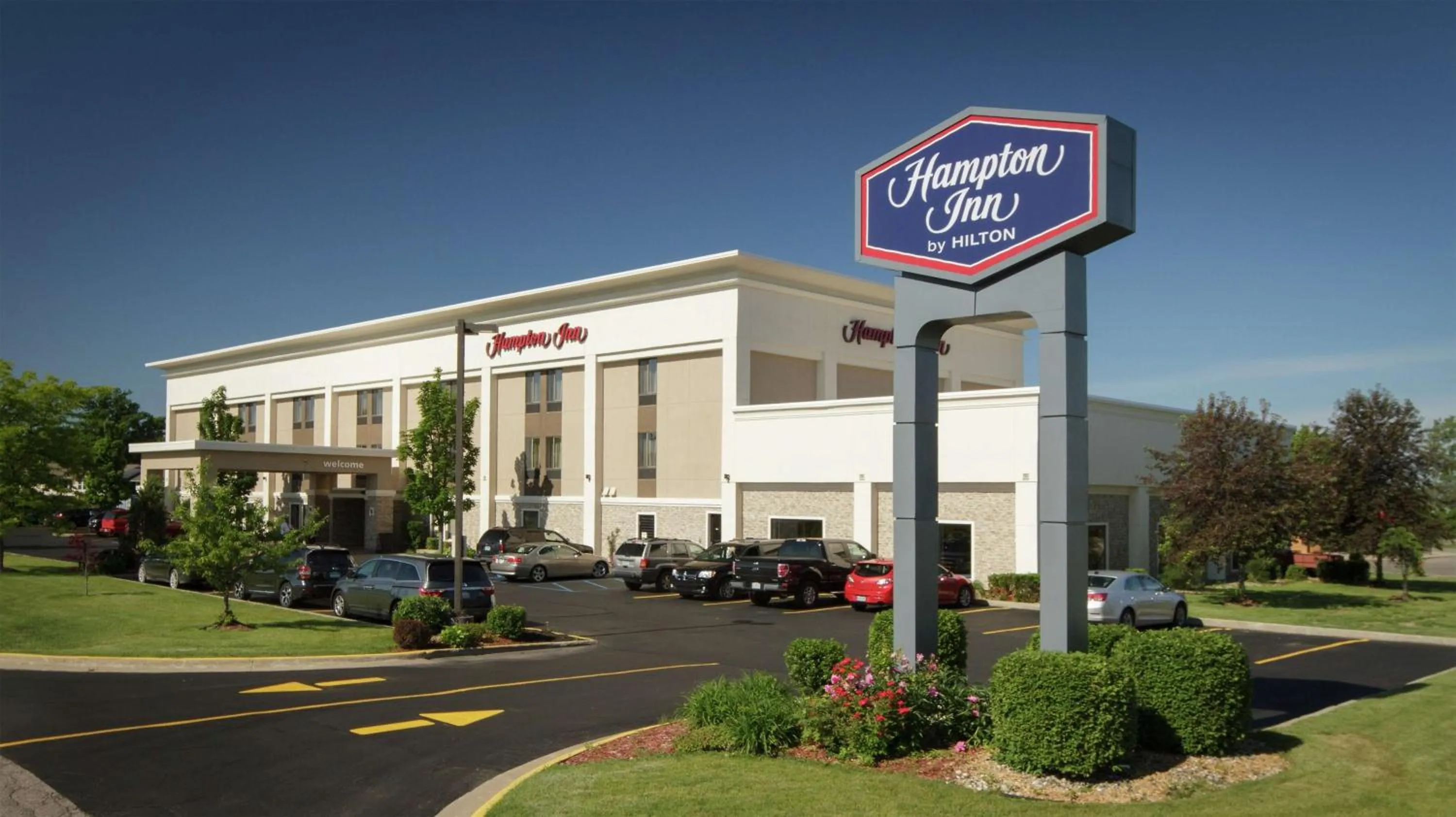 Property building in Hampton Inn South Haven