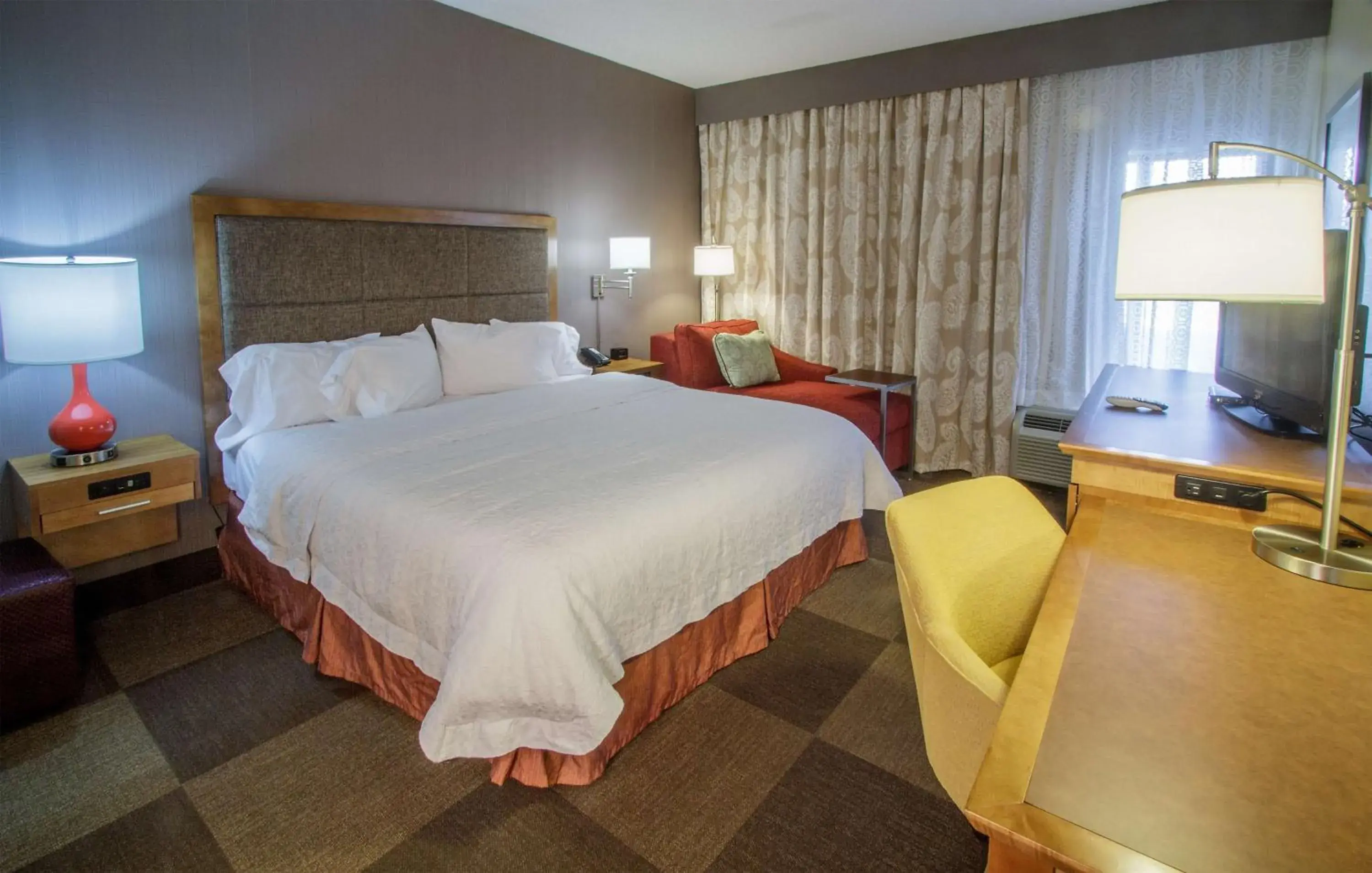 Bedroom, Bed in Hampton Inn South Haven Bedroom, Bed in Hampton Inn South Haven