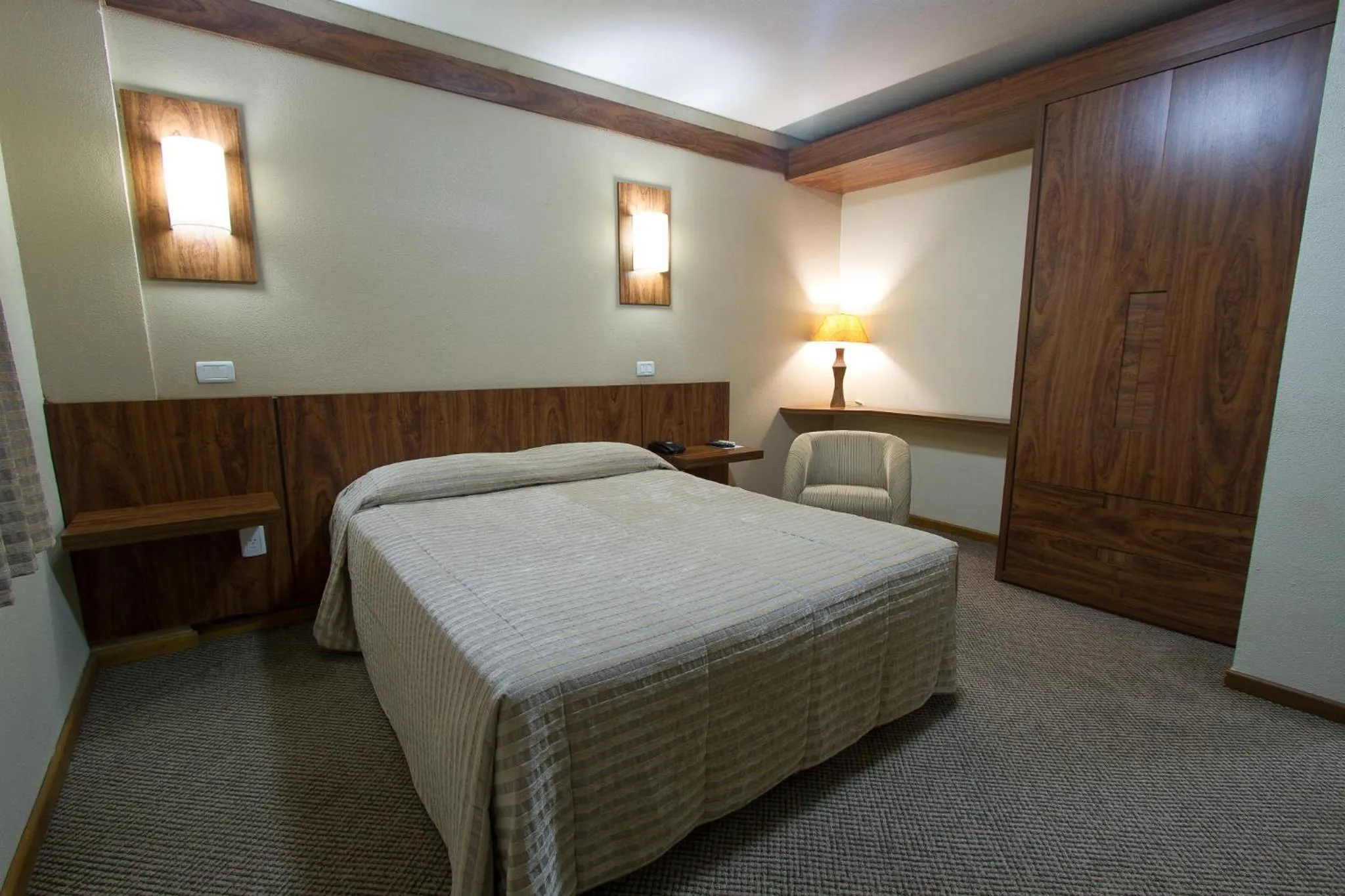 Bed in Hotel Le Canard Lages